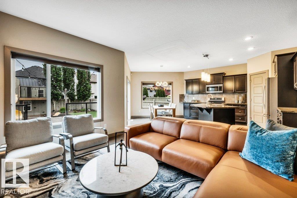 Photo 9 at 1107 Chahley crest NW, Cameron Heights, Edmonton