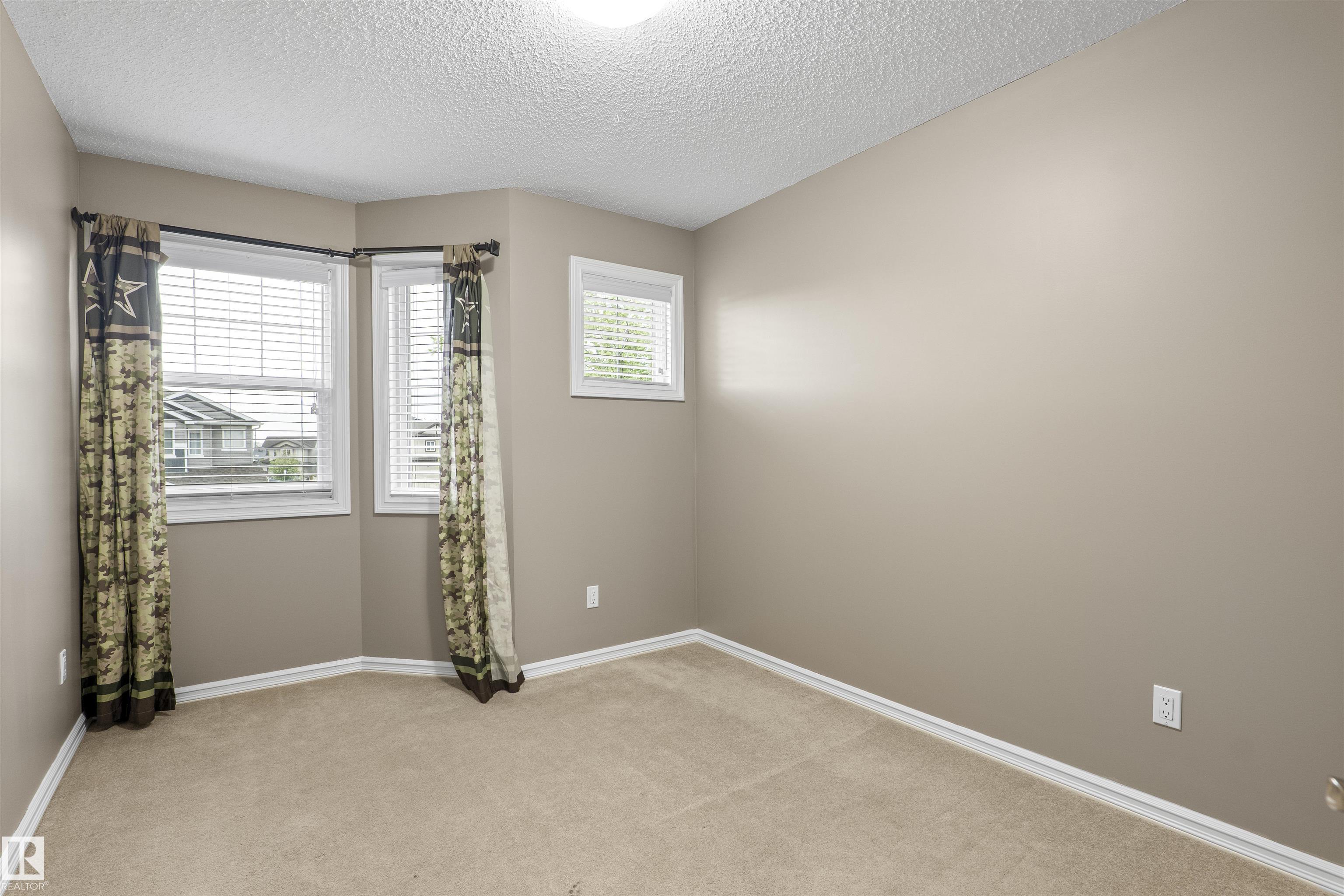 Photo 22 at 809 37a Avenue NW, Maple Crest, Edmonton