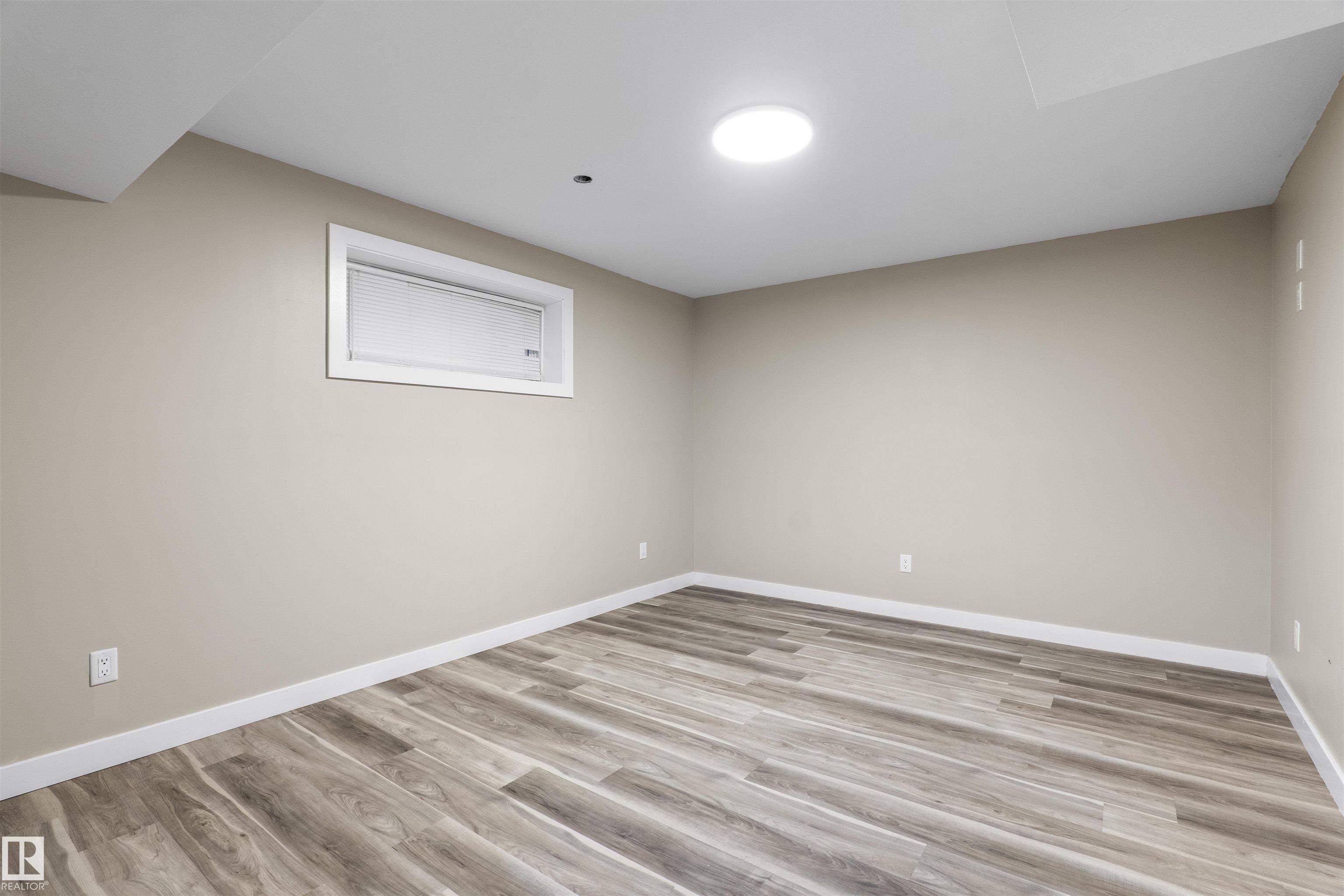 Photo 25 at 809 37a Avenue NW, Maple Crest, Edmonton