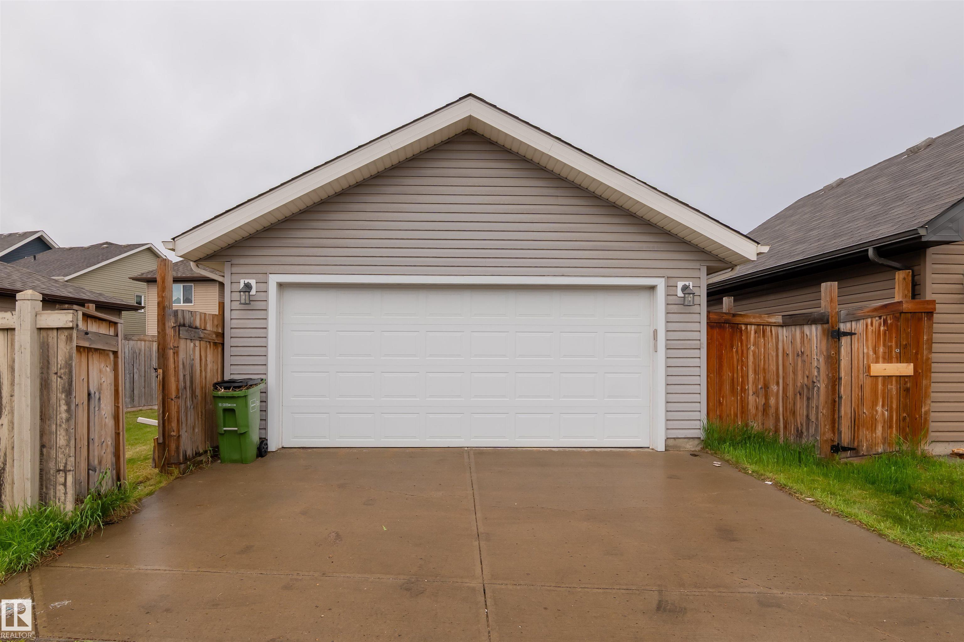 Photo 37 at 809 37a Avenue NW, Maple Crest, Edmonton
