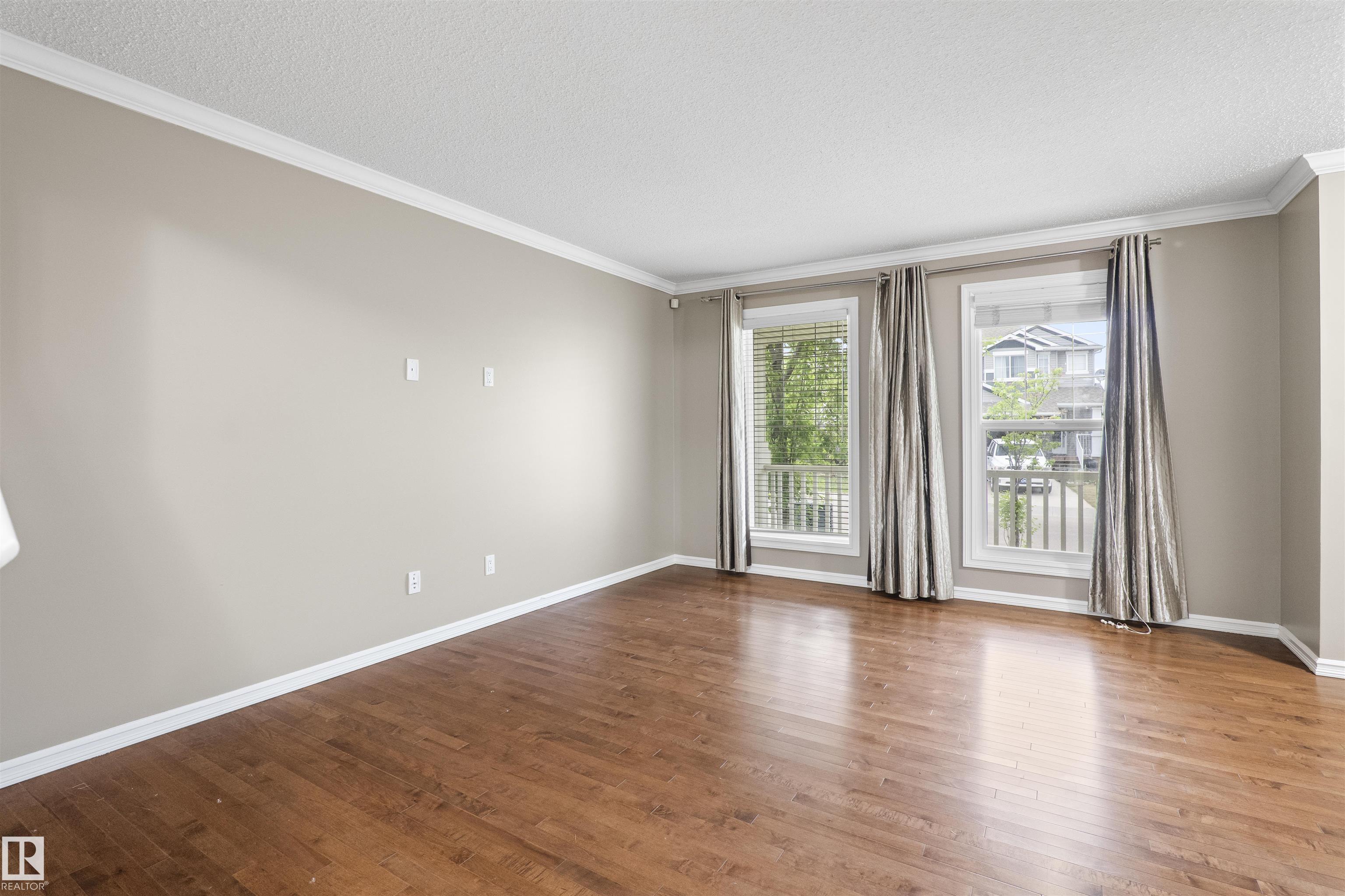 809 37a Avenue NW, Maple Crest, Edmonton