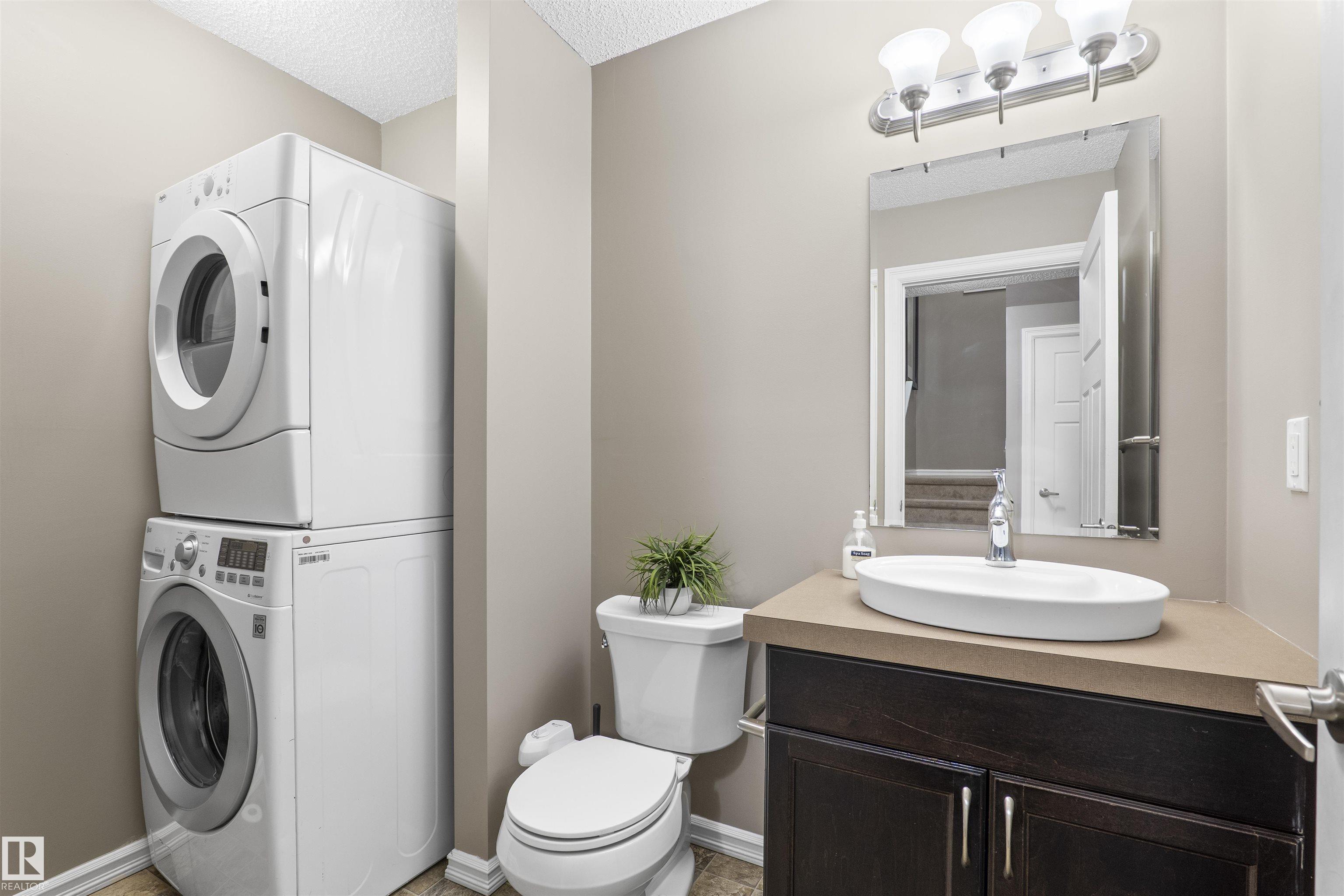 Photo 7 at 809 37a Avenue NW, Maple Crest, Edmonton