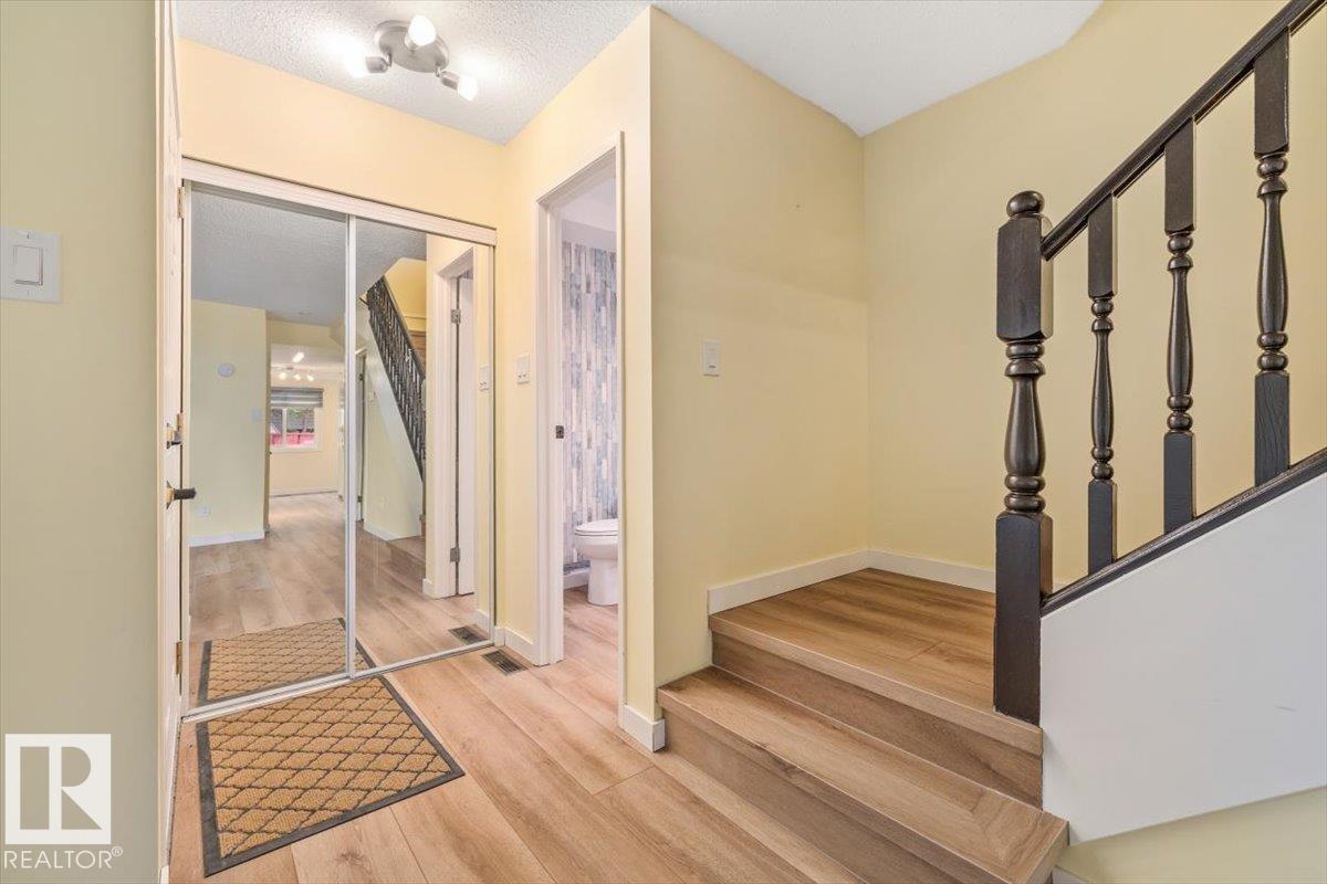 Photo 12 at 5327 Hill View Crescent NW, Hillview, Edmonton