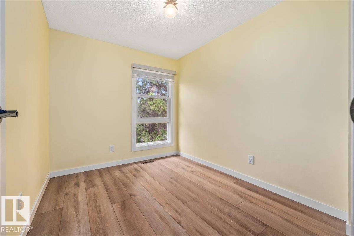 Photo 20 at 5327 Hill View Crescent NW, Hillview, Edmonton