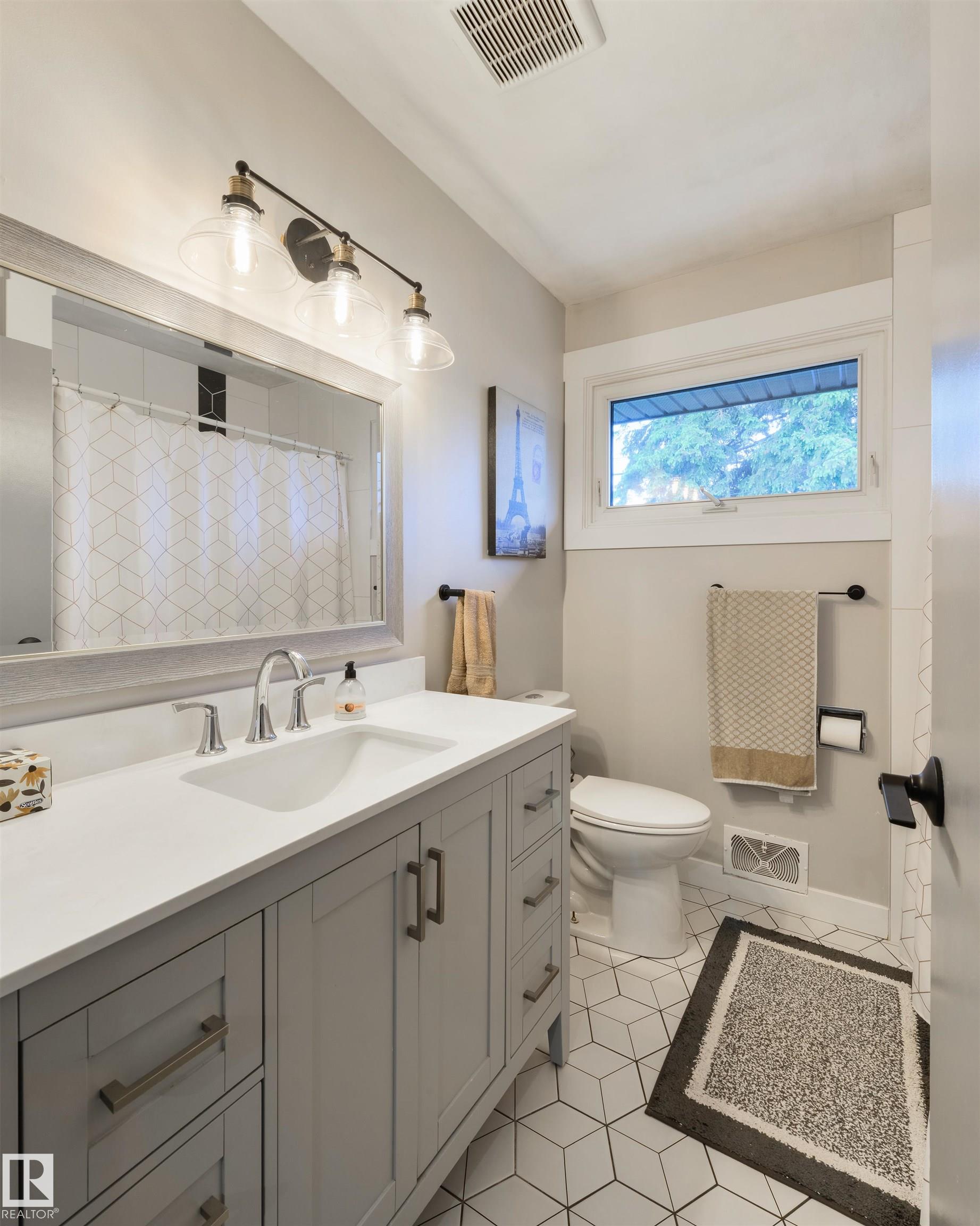 Photo 16 at 14307 86 Avenue NW, Laurier Heights, Edmonton