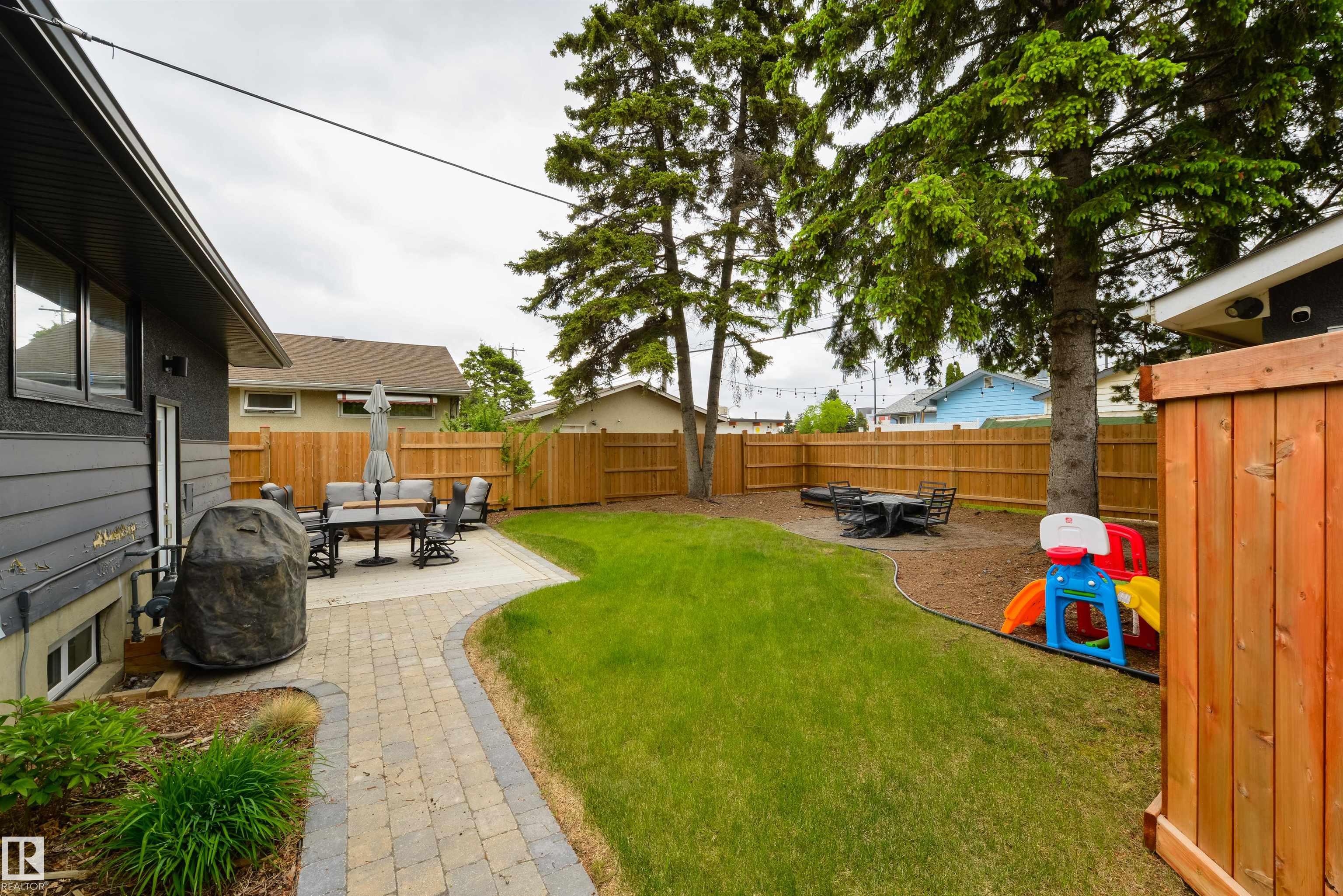 Photo 32 at 14307 86 Avenue NW, Laurier Heights, Edmonton