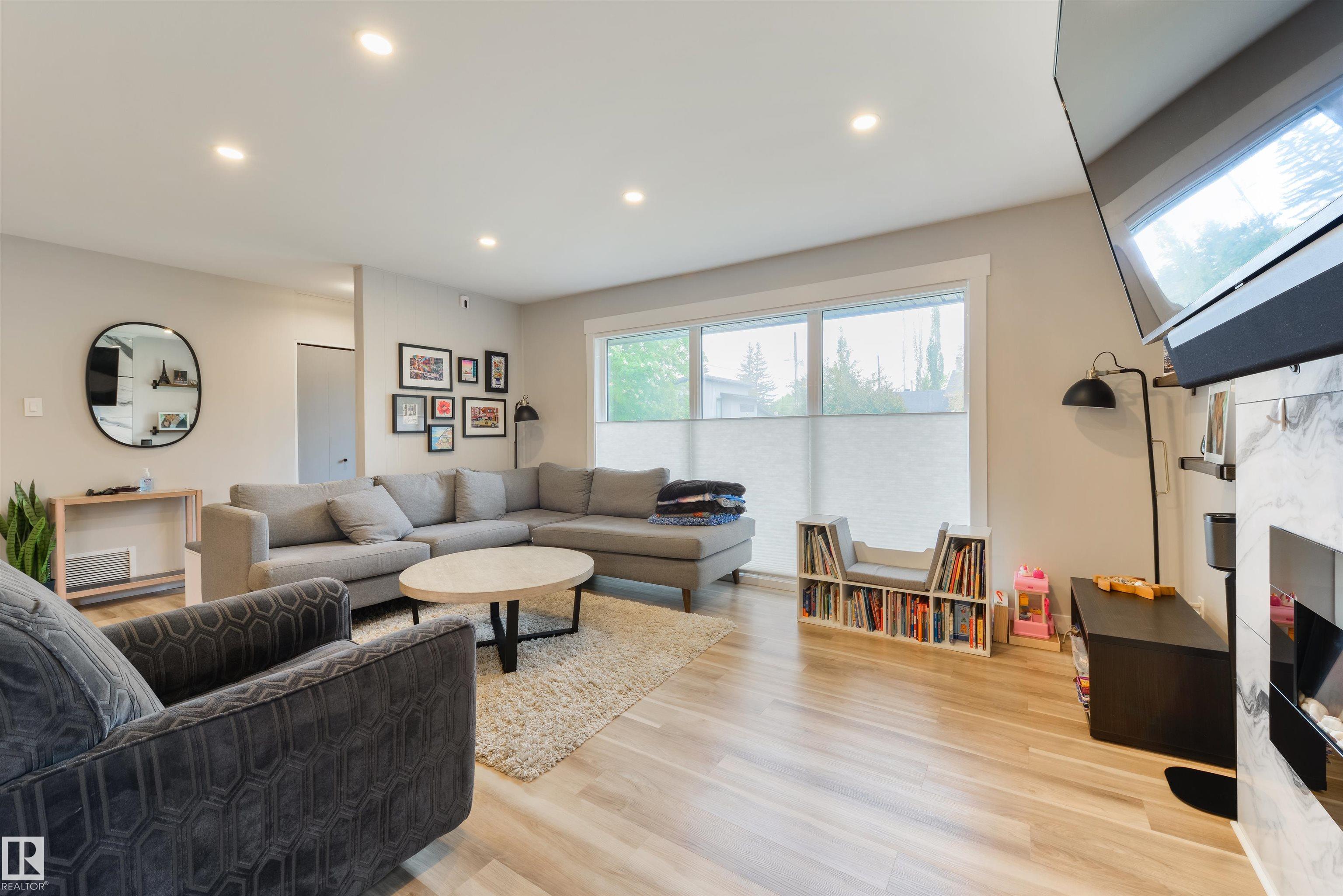Photo 9 at 14307 86 Avenue NW, Laurier Heights, Edmonton