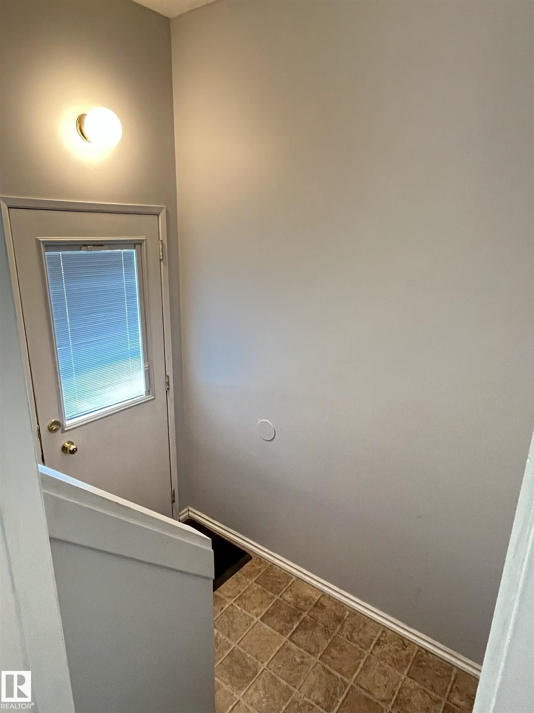 Photo 20 at 17932 93 Avenue NW, Belmead, Edmonton