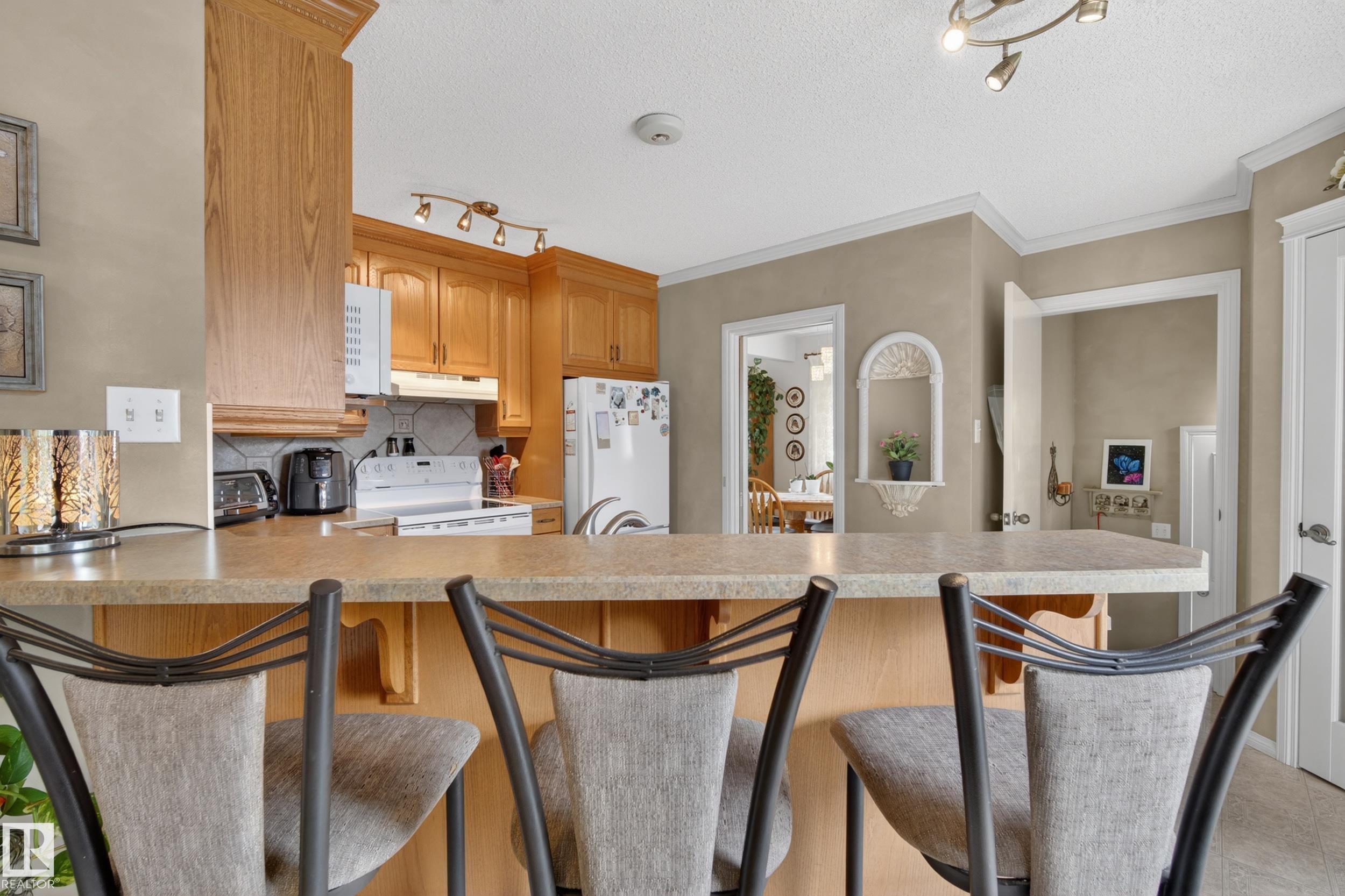 Photo 13 at 7307 86 Avenue NW, Kenilworth, Edmonton
