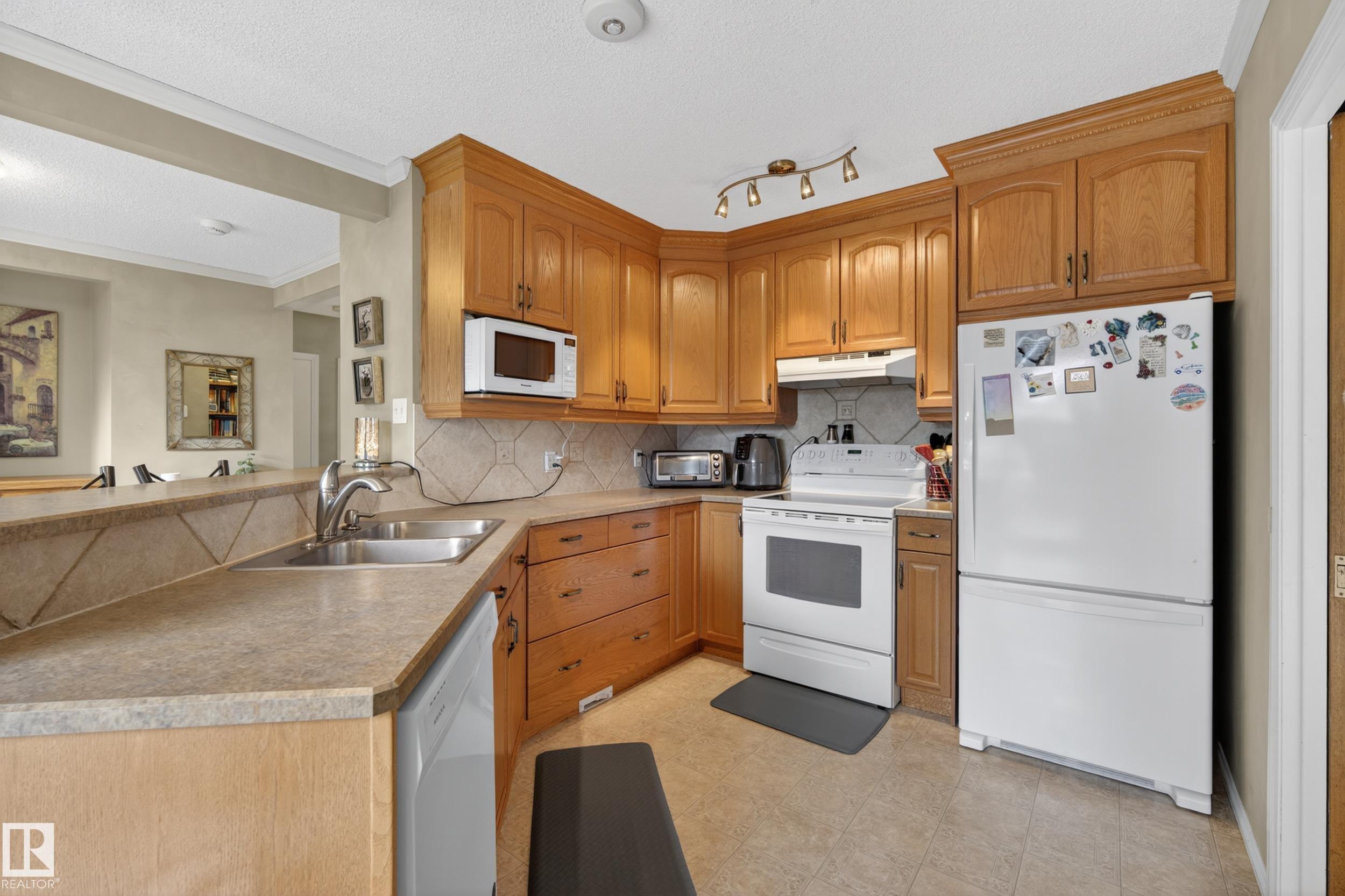 Photo 15 at 7307 86 Avenue NW, Kenilworth, Edmonton