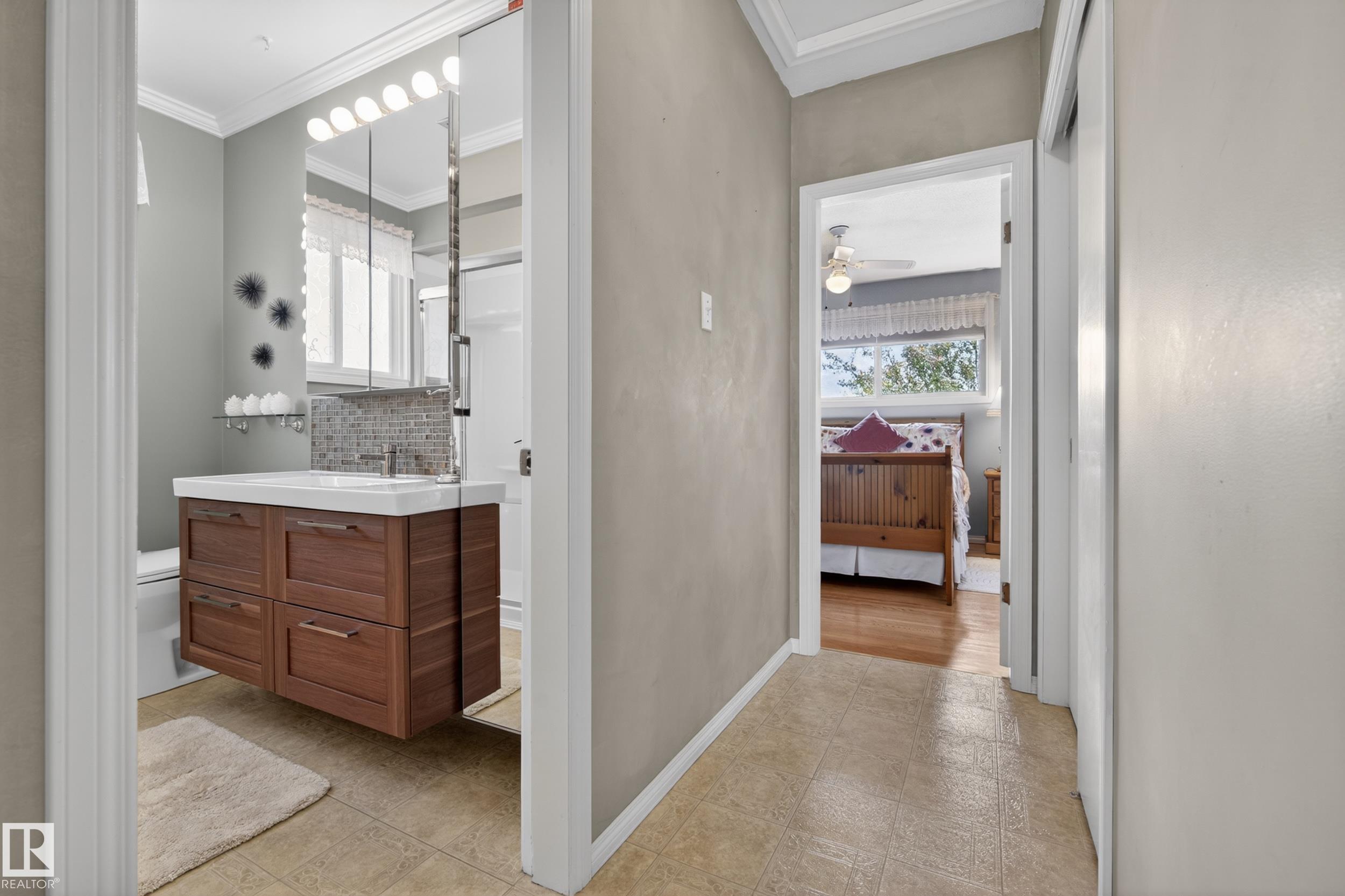 Photo 16 at 7307 86 Avenue NW, Kenilworth, Edmonton