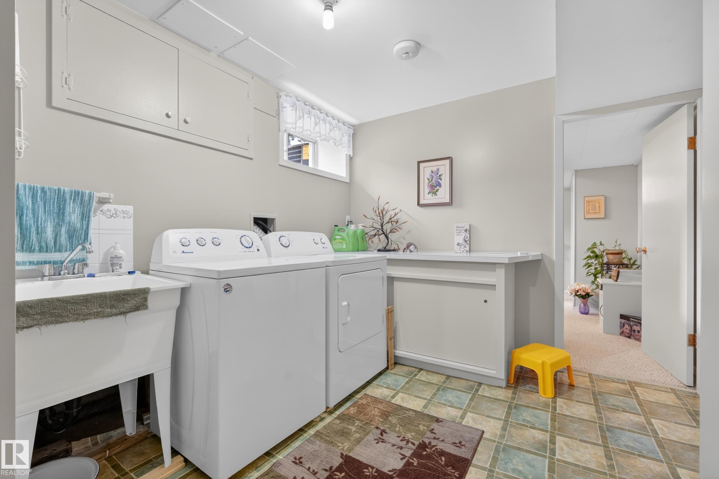 Photo 31 at 7307 86 Avenue NW, Kenilworth, Edmonton