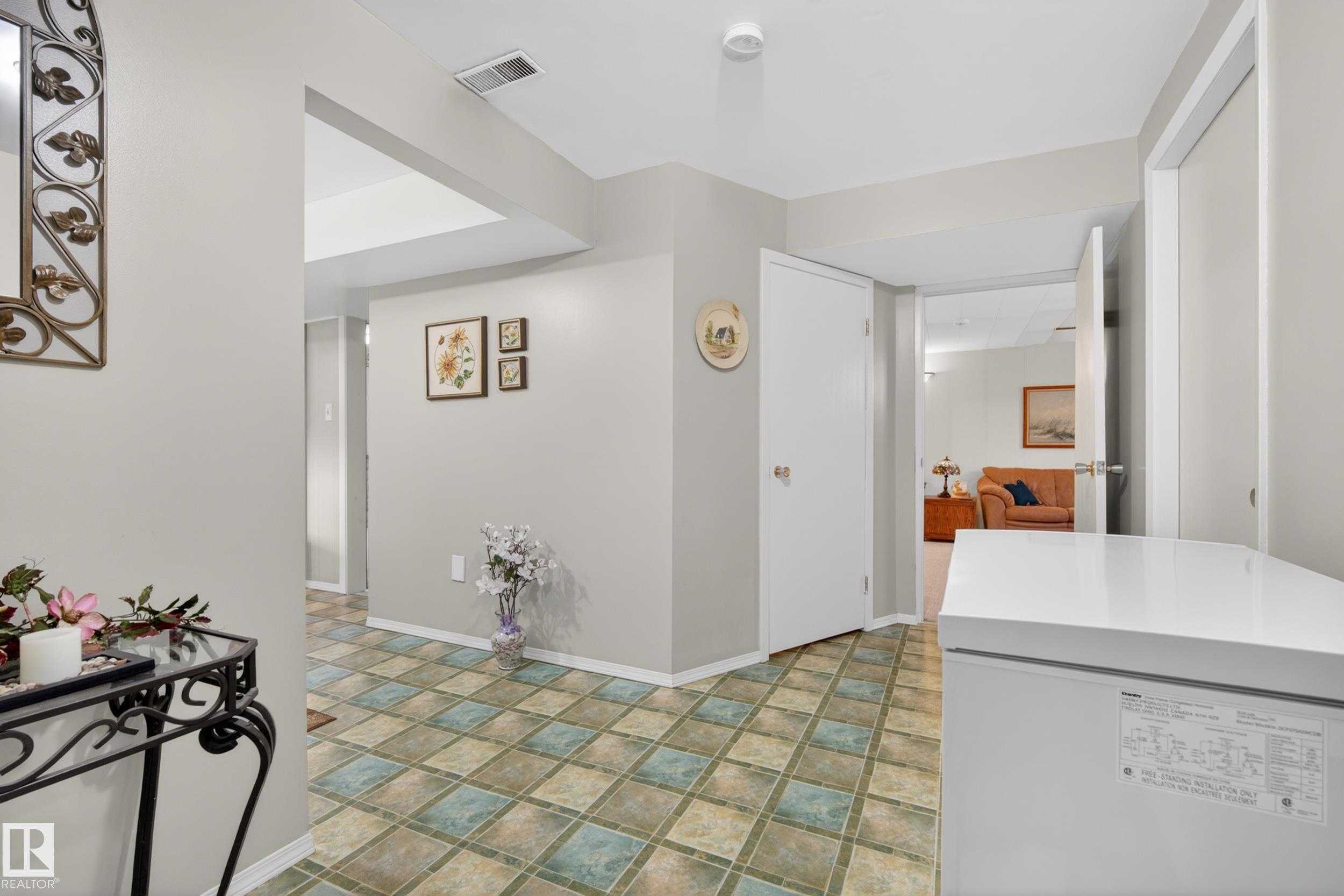 Photo 32 at 7307 86 Avenue NW, Kenilworth, Edmonton