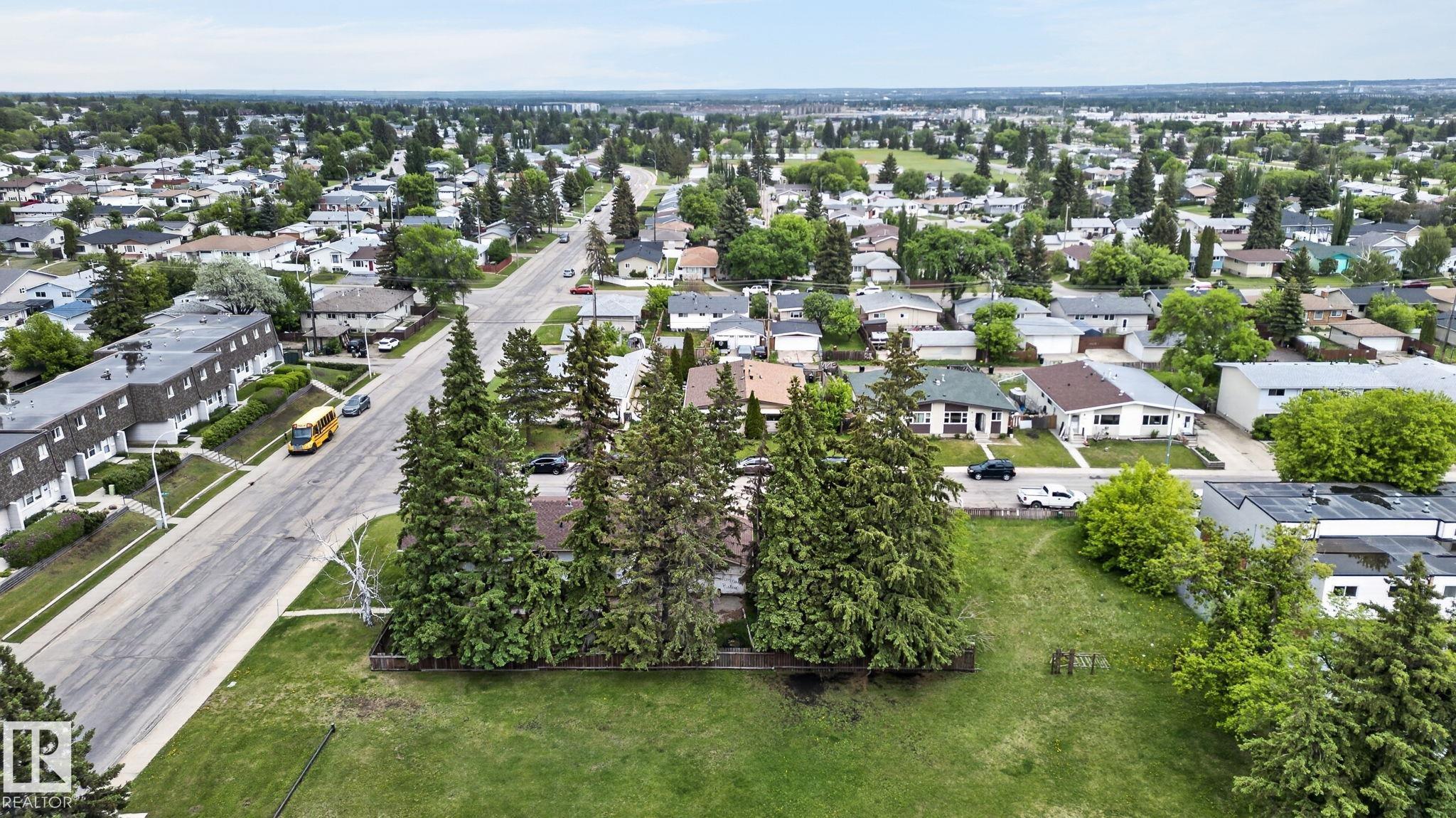 Photo 12 at 13920 64 Street NW, York, Edmonton
