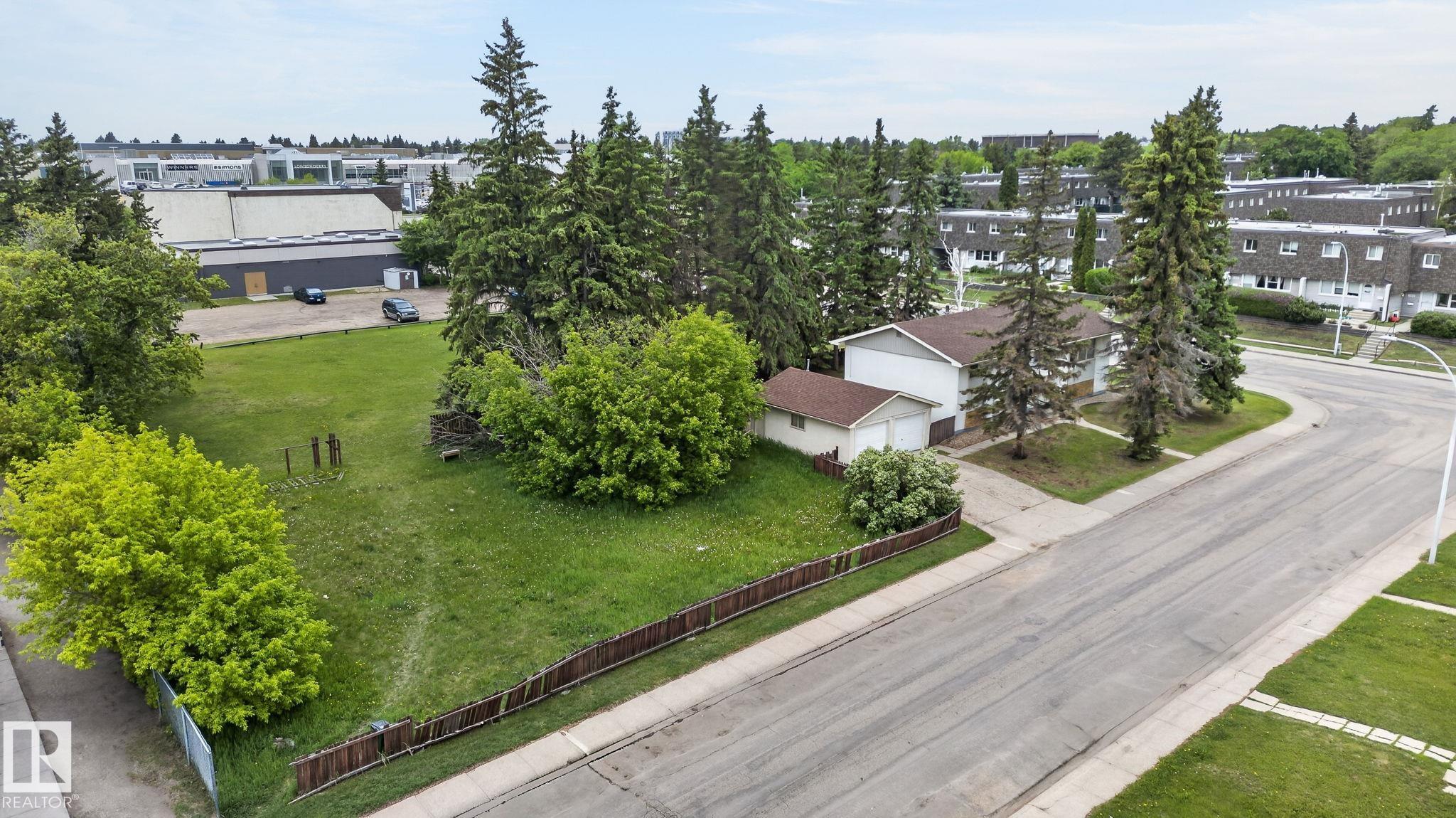 Photo 17 at 13920 64 Street NW, York, Edmonton