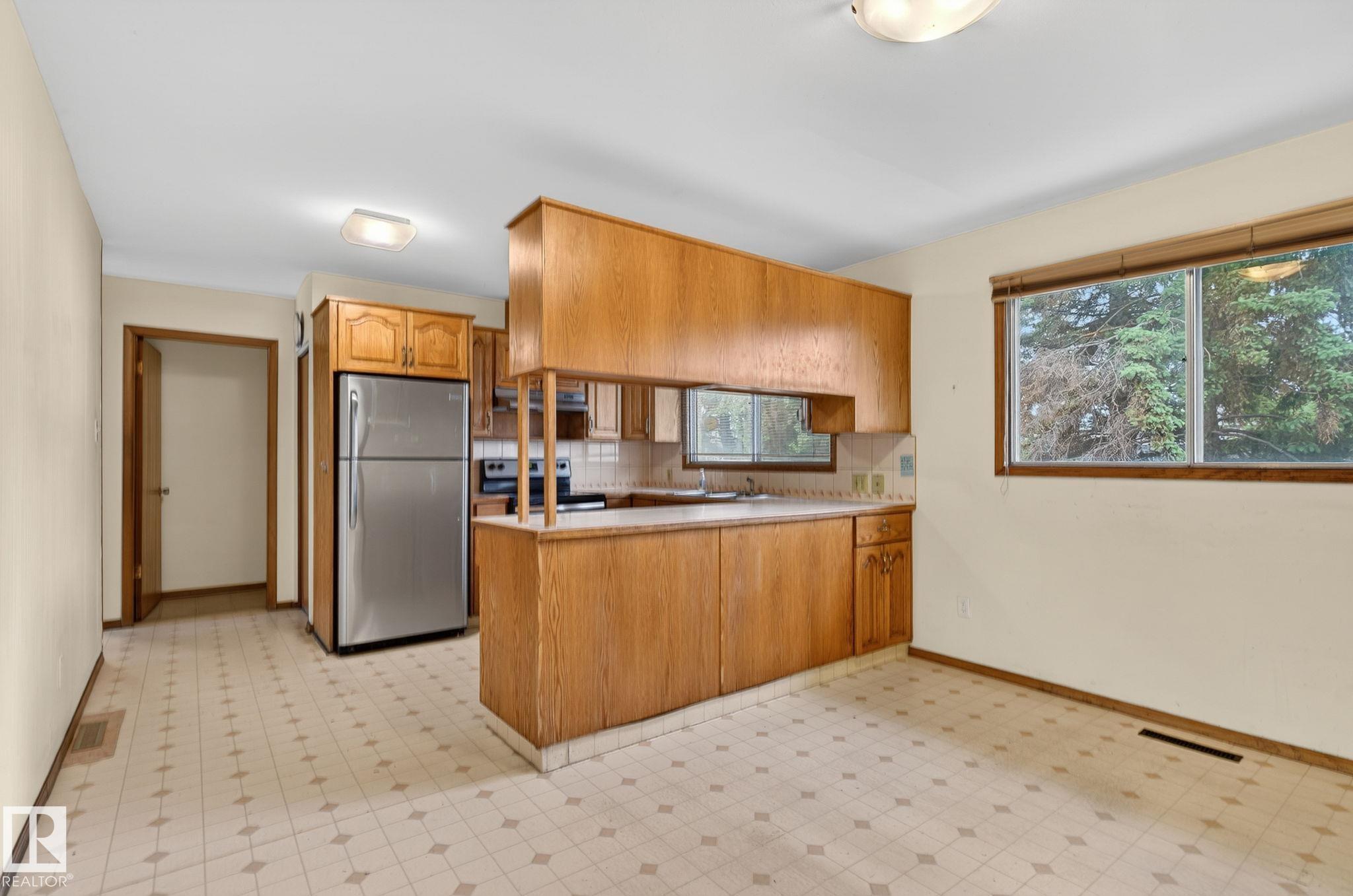Photo 25 at 13920 64 Street NW, York, Edmonton