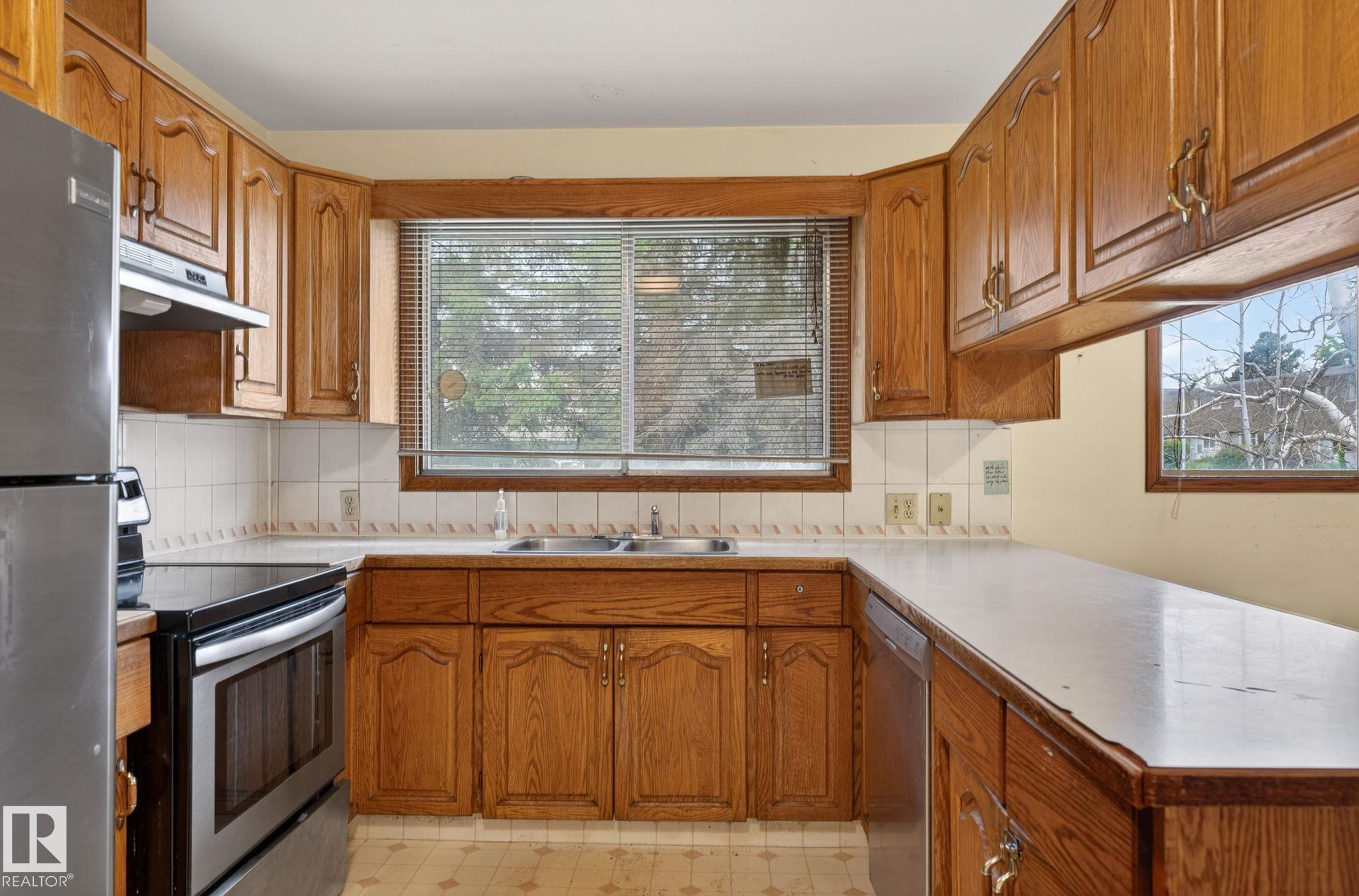 Photo 27 at 13920 64 Street NW, York, Edmonton