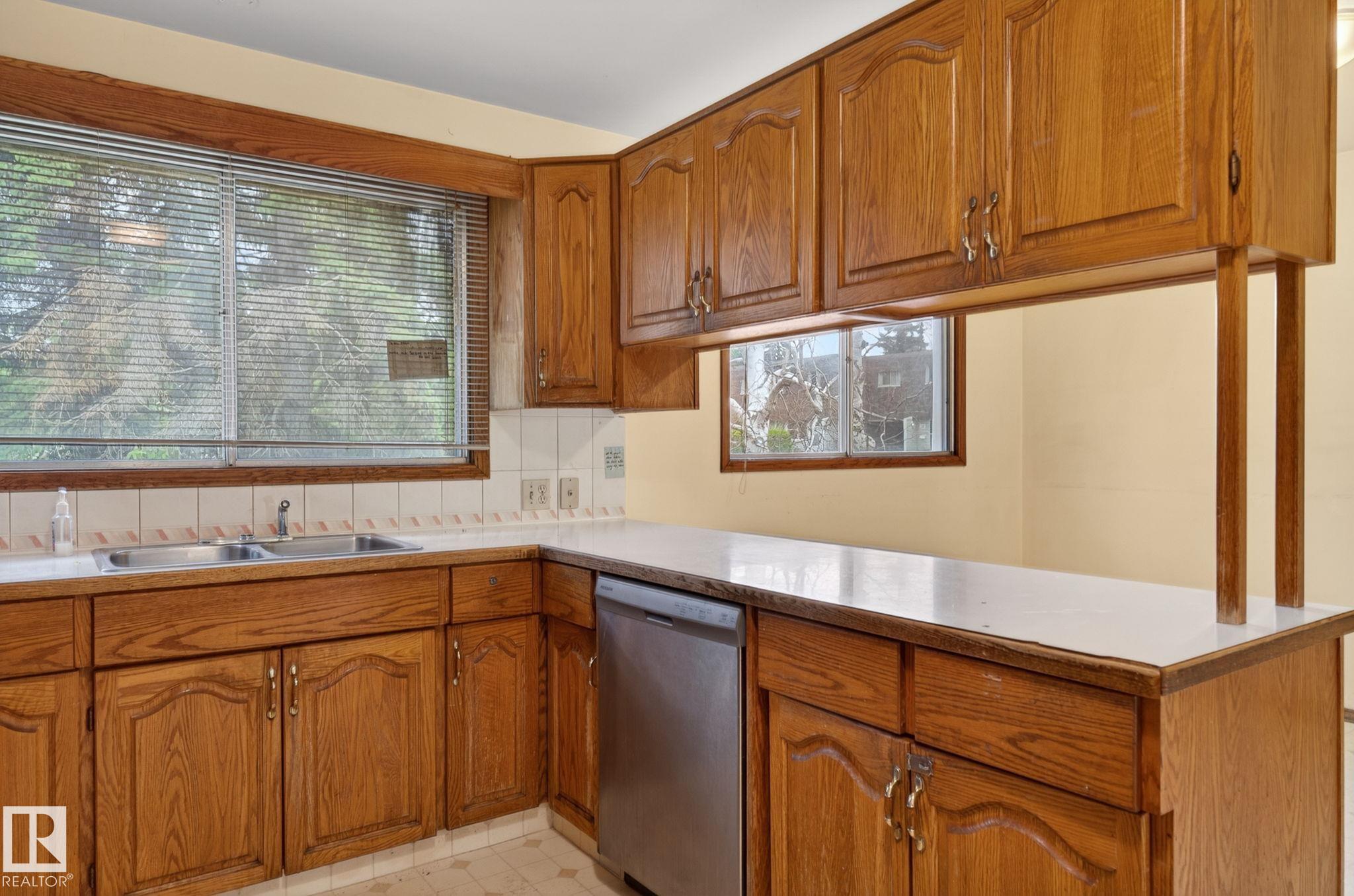 Photo 28 at 13920 64 Street NW, York, Edmonton