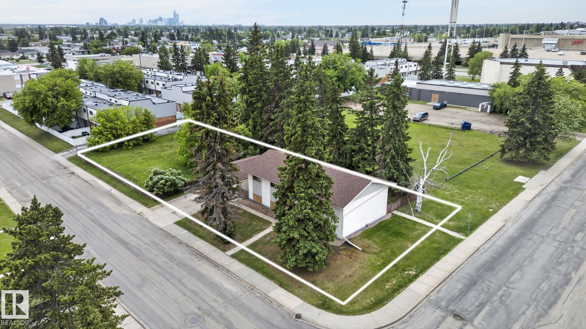 Photo 9 at 13920 64 Street NW, York, Edmonton