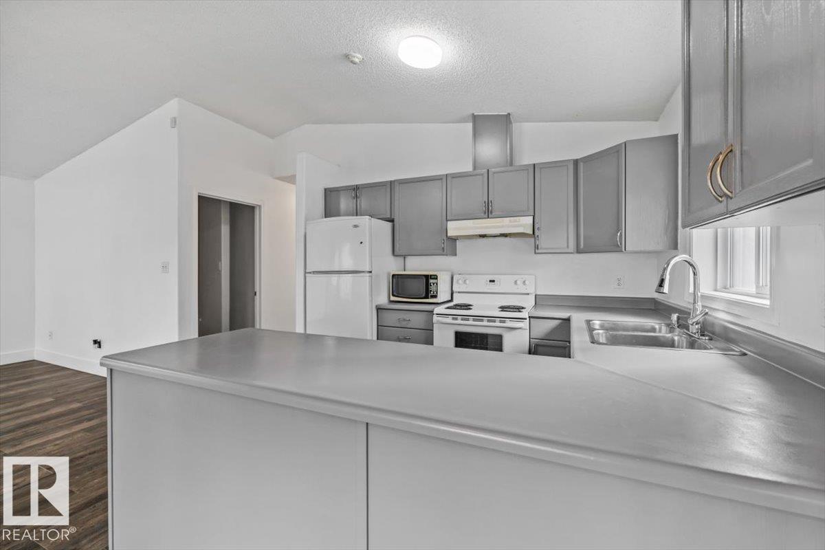 Photo 13 at 11229 85 Street NW, Parkdale, Edmonton