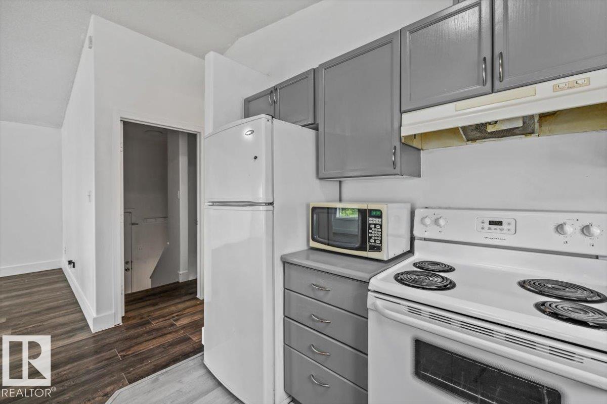 Photo 14 at 11229 85 Street NW, Parkdale, Edmonton