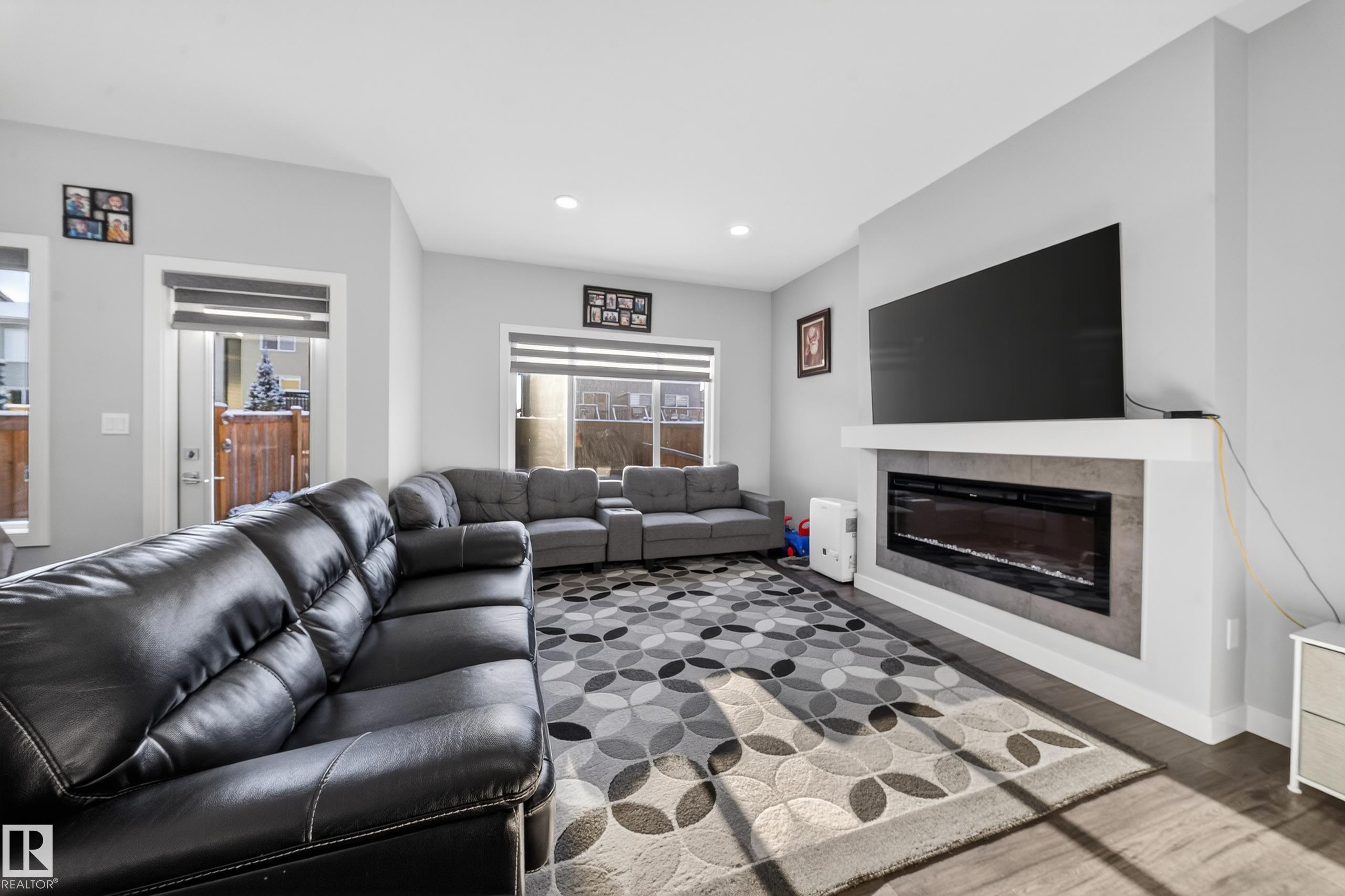 Photo 14 at 2084 Graydon Hill SW, Graydon Hill, Edmonton