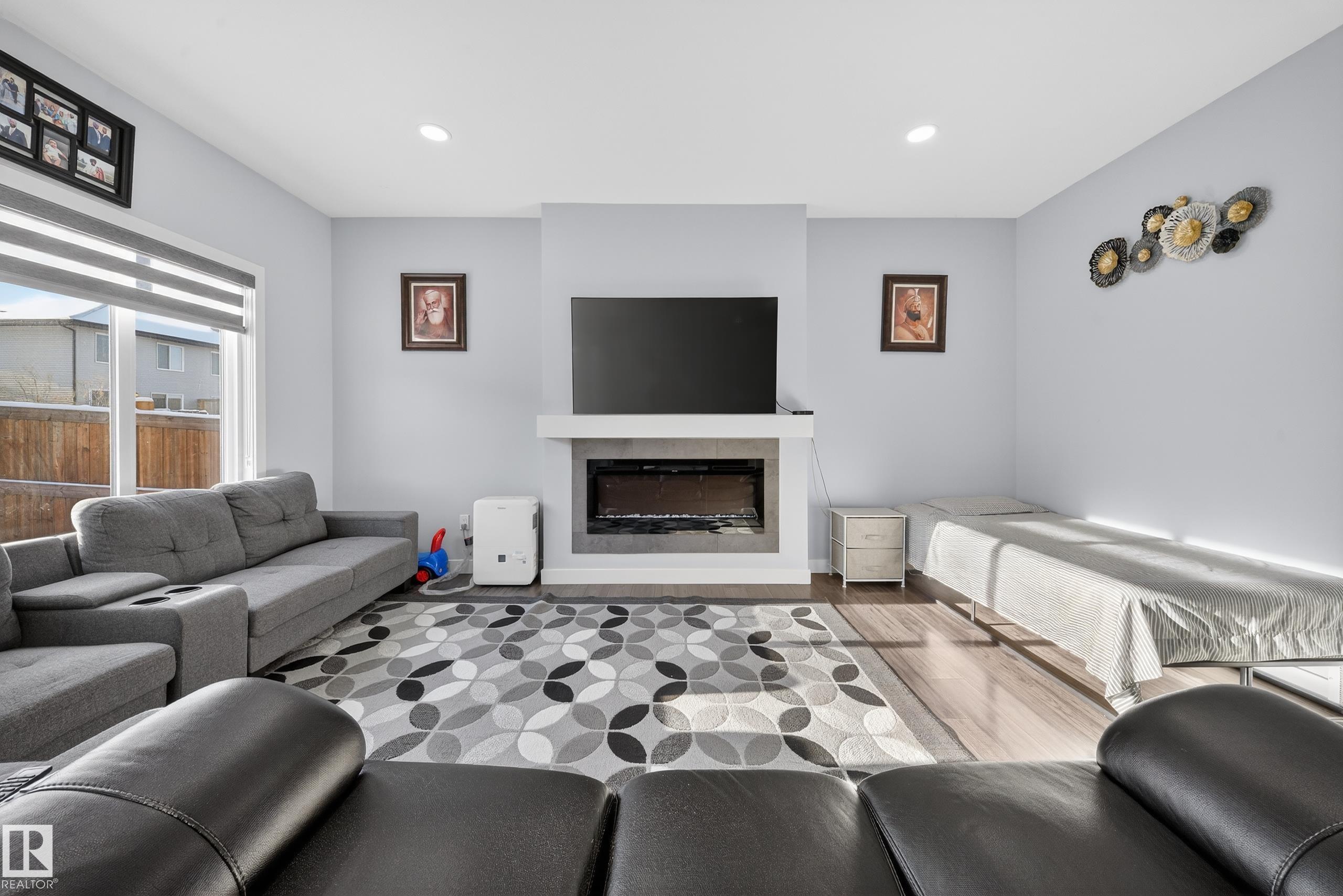Photo 19 at 2084 Graydon Hill SW, Graydon Hill, Edmonton