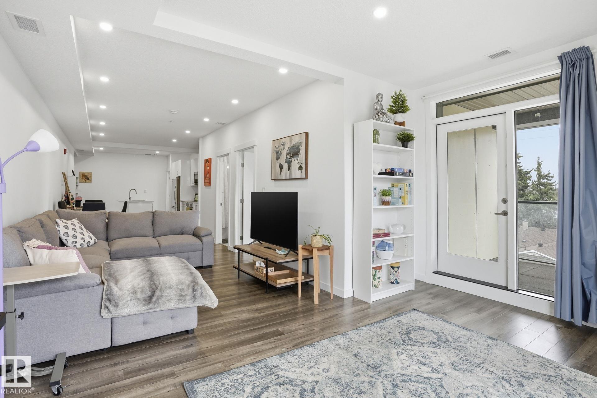 Photo 9 at 311 - 11503 76 Avenue NW, Belgravia, Edmonton