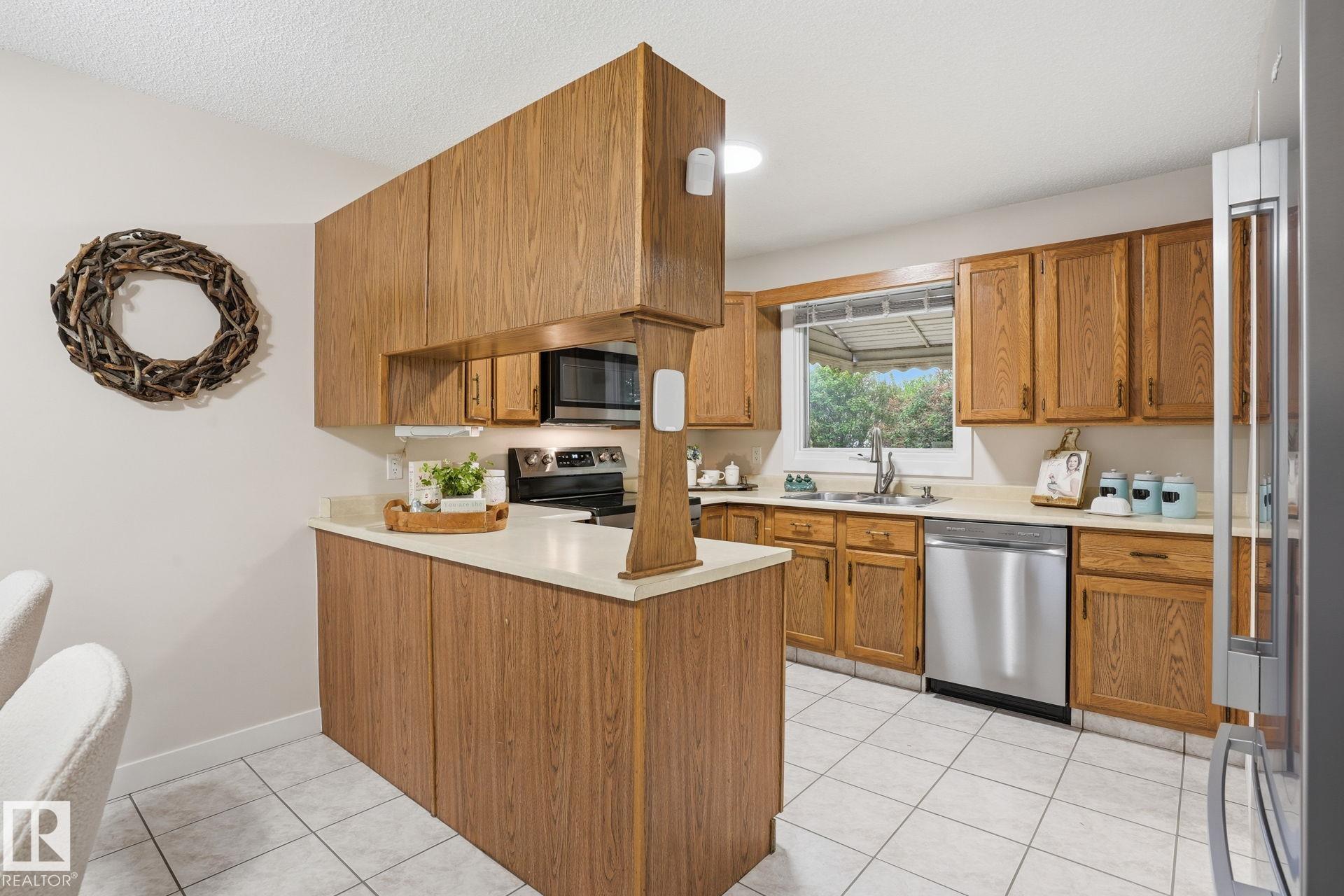 Photo 12 at 1008 61 Street NW, Sakaw, Edmonton