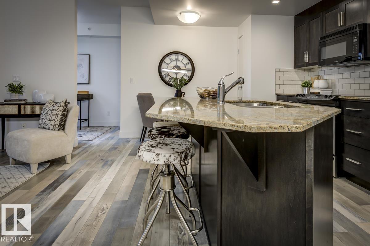 205 - 11933 Jasper Avenue NW, Wîhkwêntôwin, Edmonton