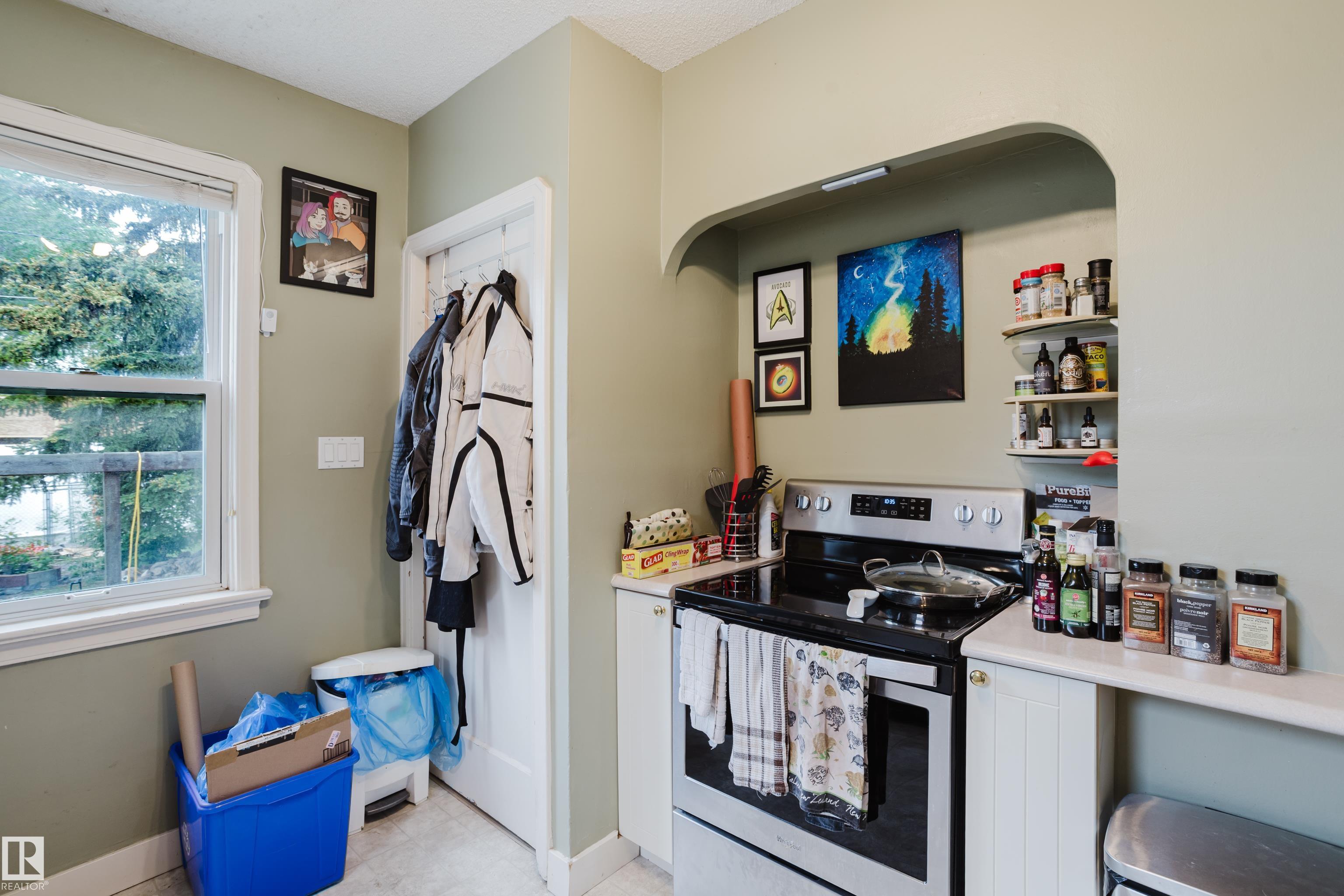 Photo 12 at 11158 65 Street NW, Highlands, Edmonton