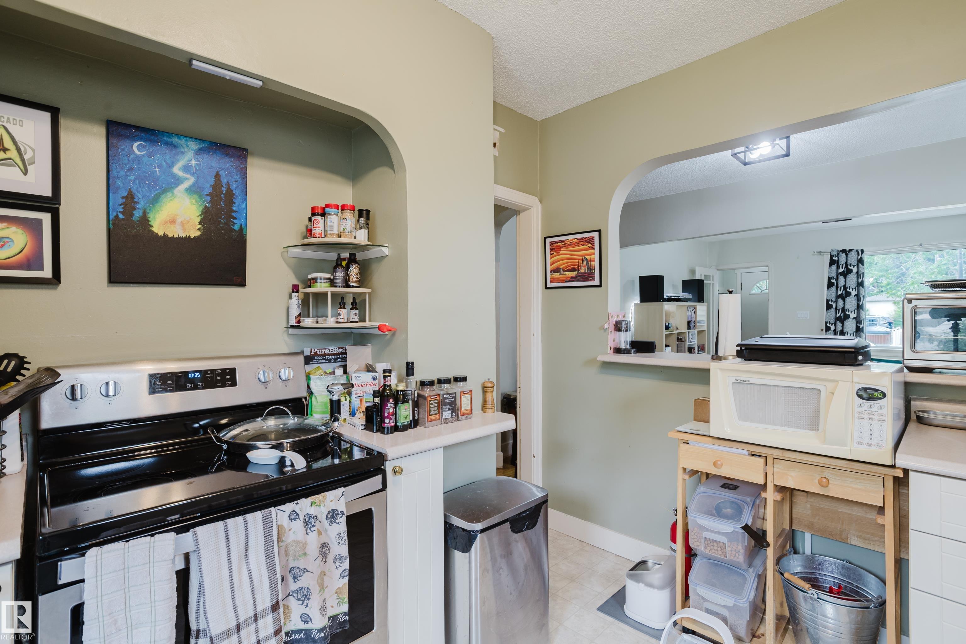 Photo 10 at 11158 65 Street NW, Highlands, Edmonton