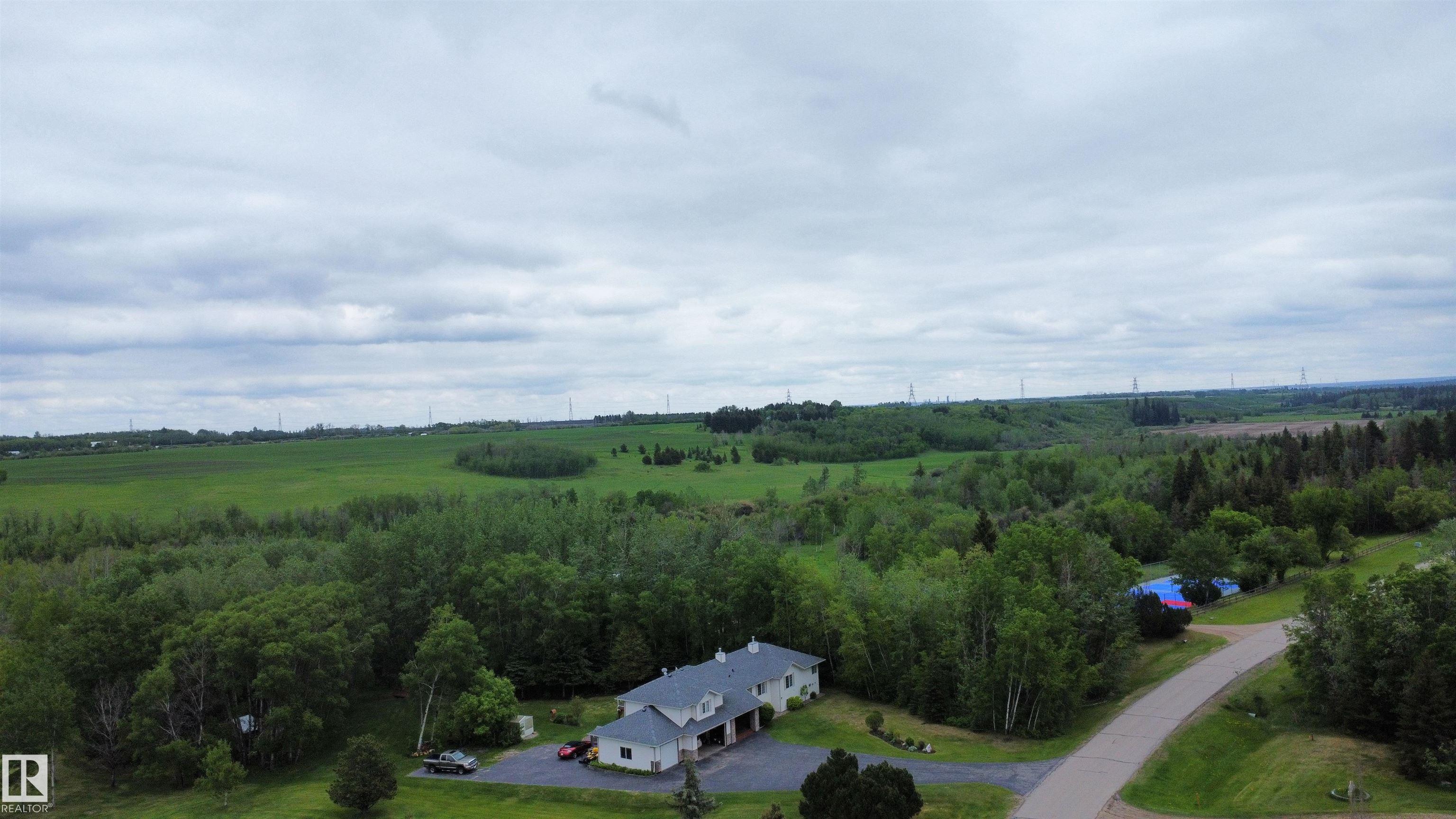 Photo 12 at 57 - 56019 Rge Road 230, Casa Vista, Rural Sturgeon County