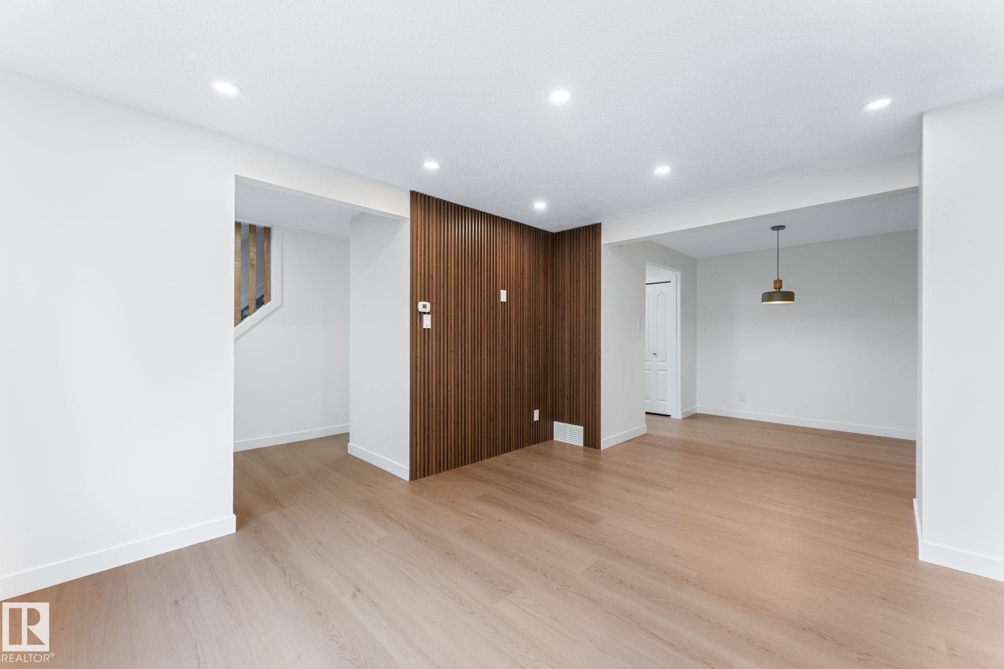 Photo 7 at 4 Belmead Gardens NW, Belmead, Edmonton