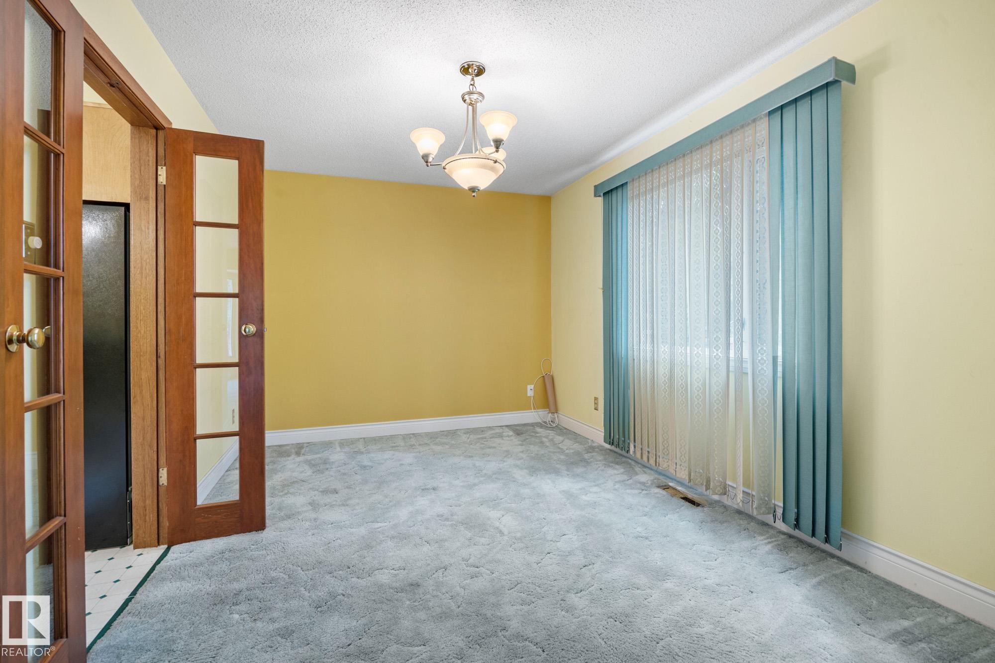 Photo 14 at 9 Glenview Crescent, Grandin, St. Albert