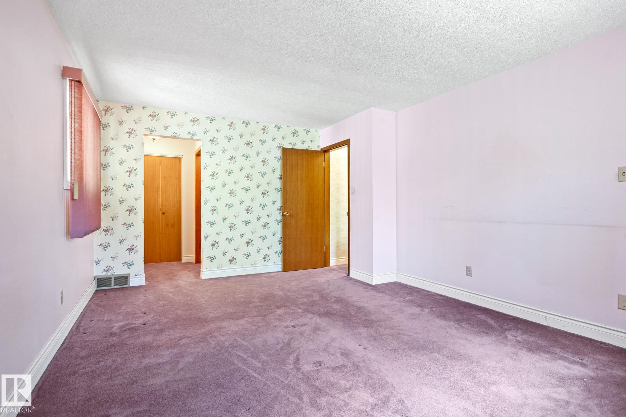 Photo 19 at 9 Glenview Crescent, Grandin, St. Albert