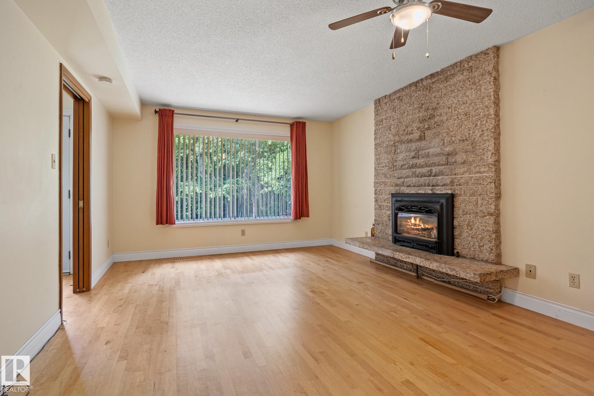 Photo 10 at 9 Glenview Crescent, Grandin, St. Albert