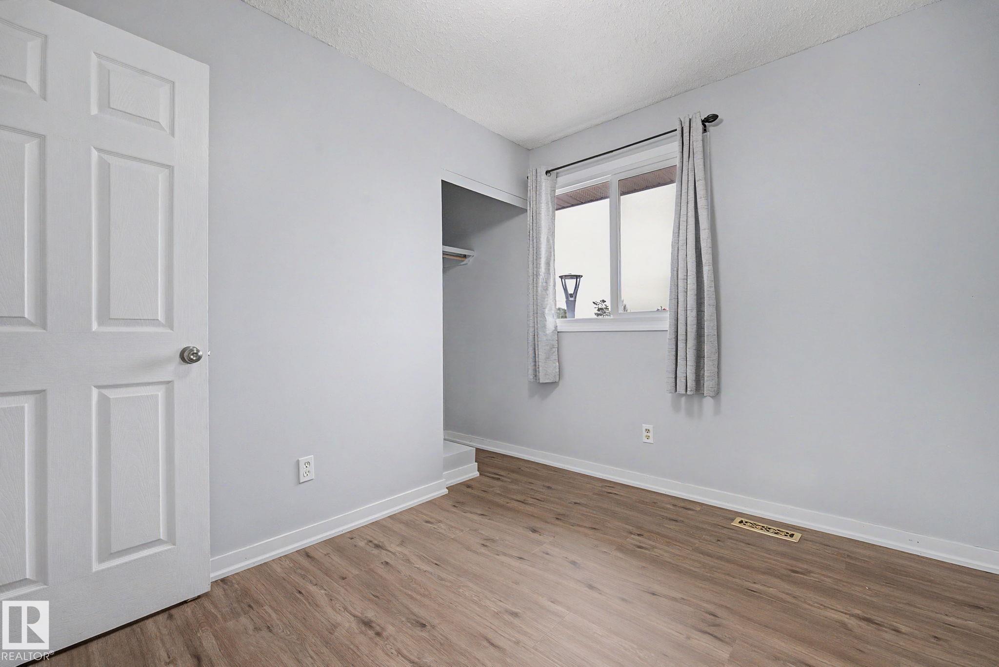 Photo 18 at 13303 47 Street NW, Sifton Park, Edmonton