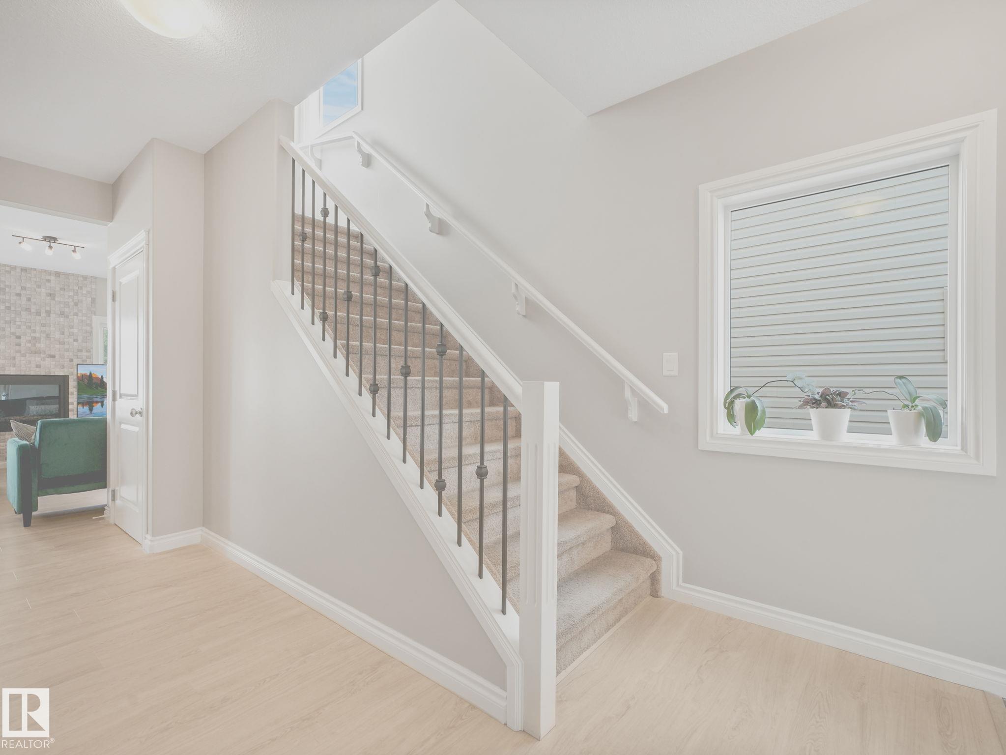 16124 10 Avenue SW, Glenridding Heights, Edmonton