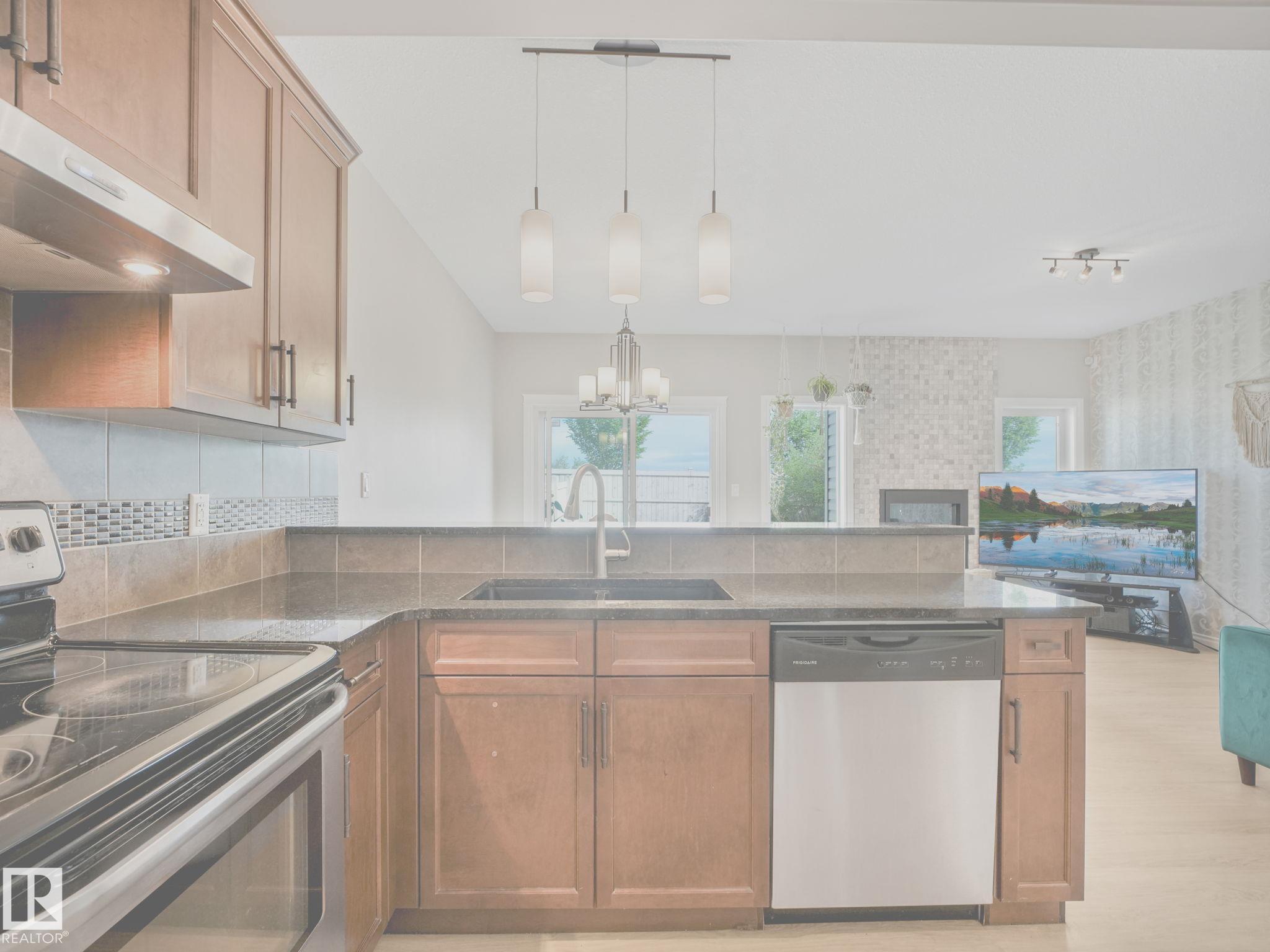 Photo 7 at 16124 10 Avenue SW, Glenridding Heights, Edmonton