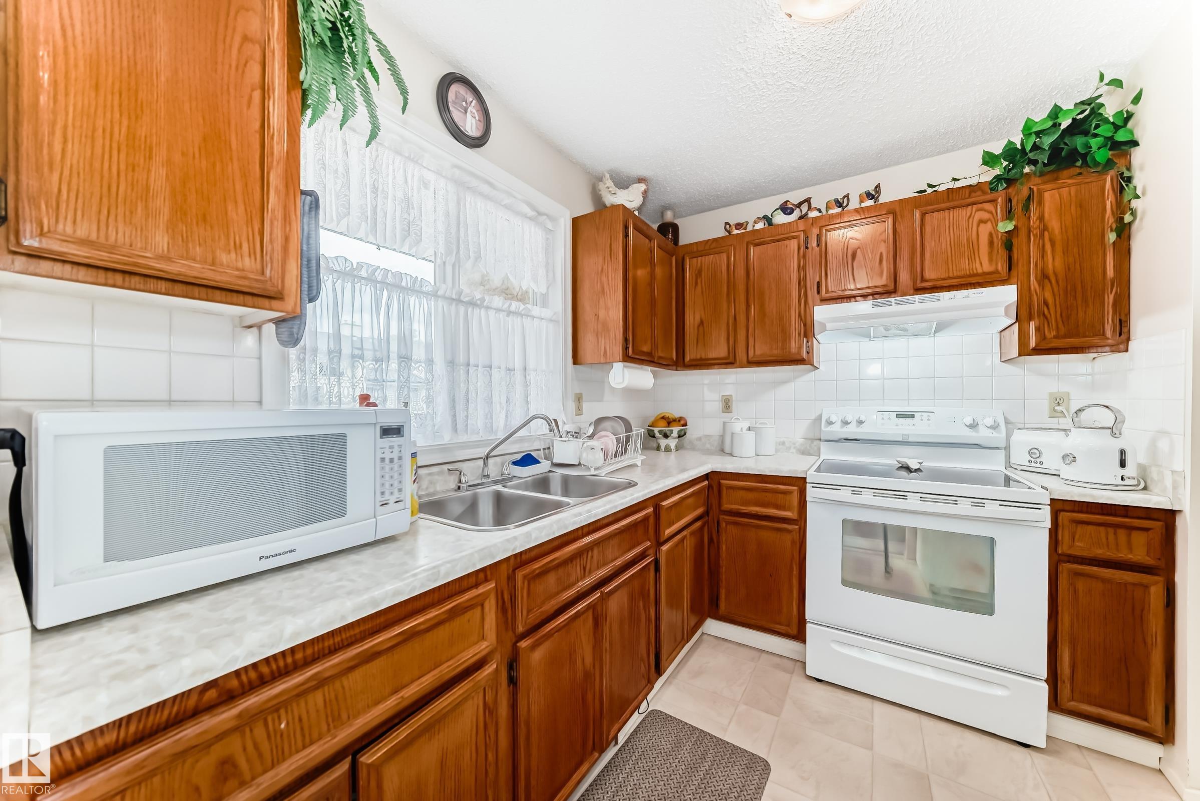 Photo 6 at 15 - 6220 172 Street NW, Callingwood South, Edmonton