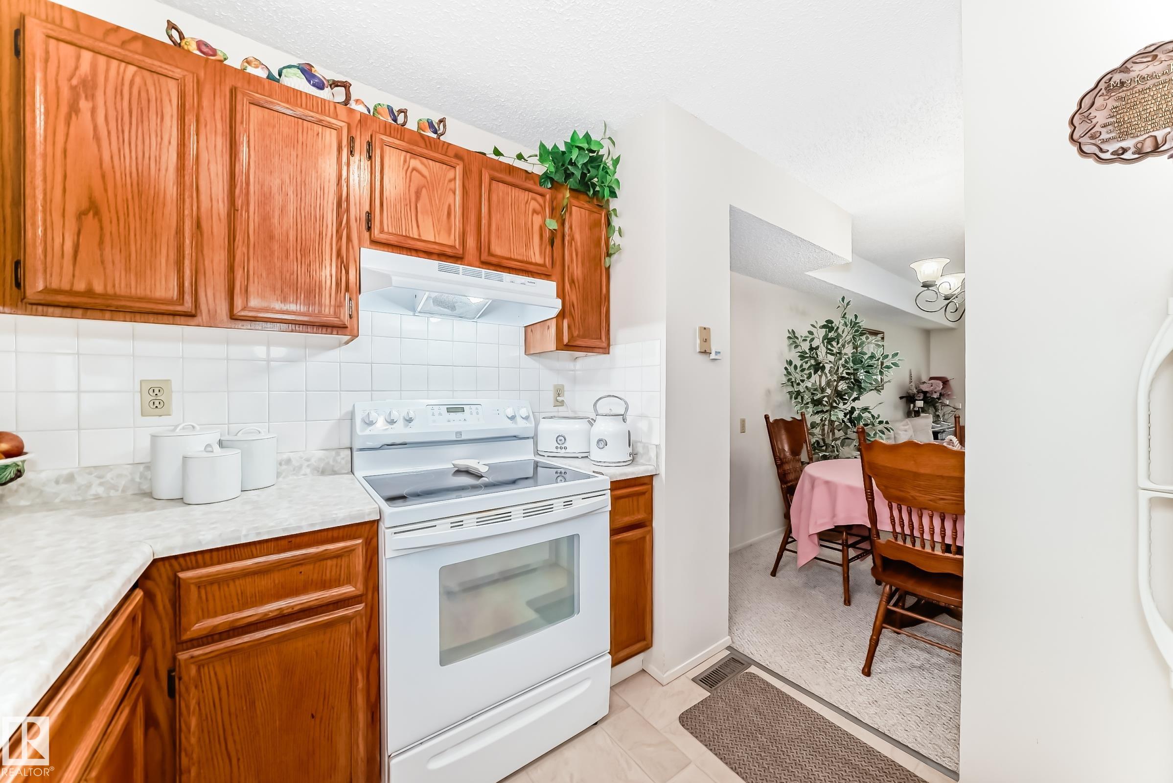 Photo 7 at 15 - 6220 172 Street NW, Callingwood South, Edmonton