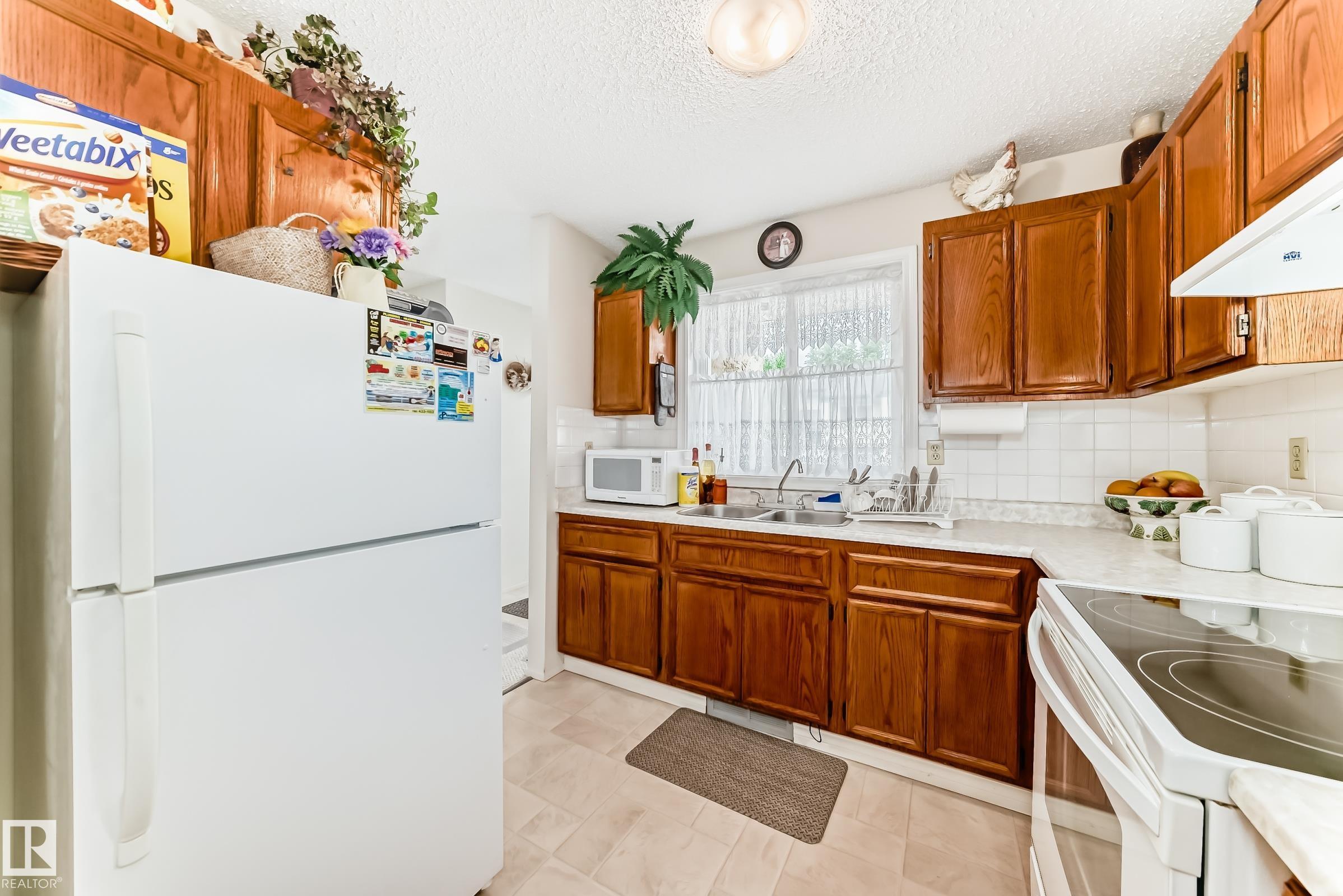 Photo 10 at 15 - 6220 172 Street NW, Callingwood South, Edmonton