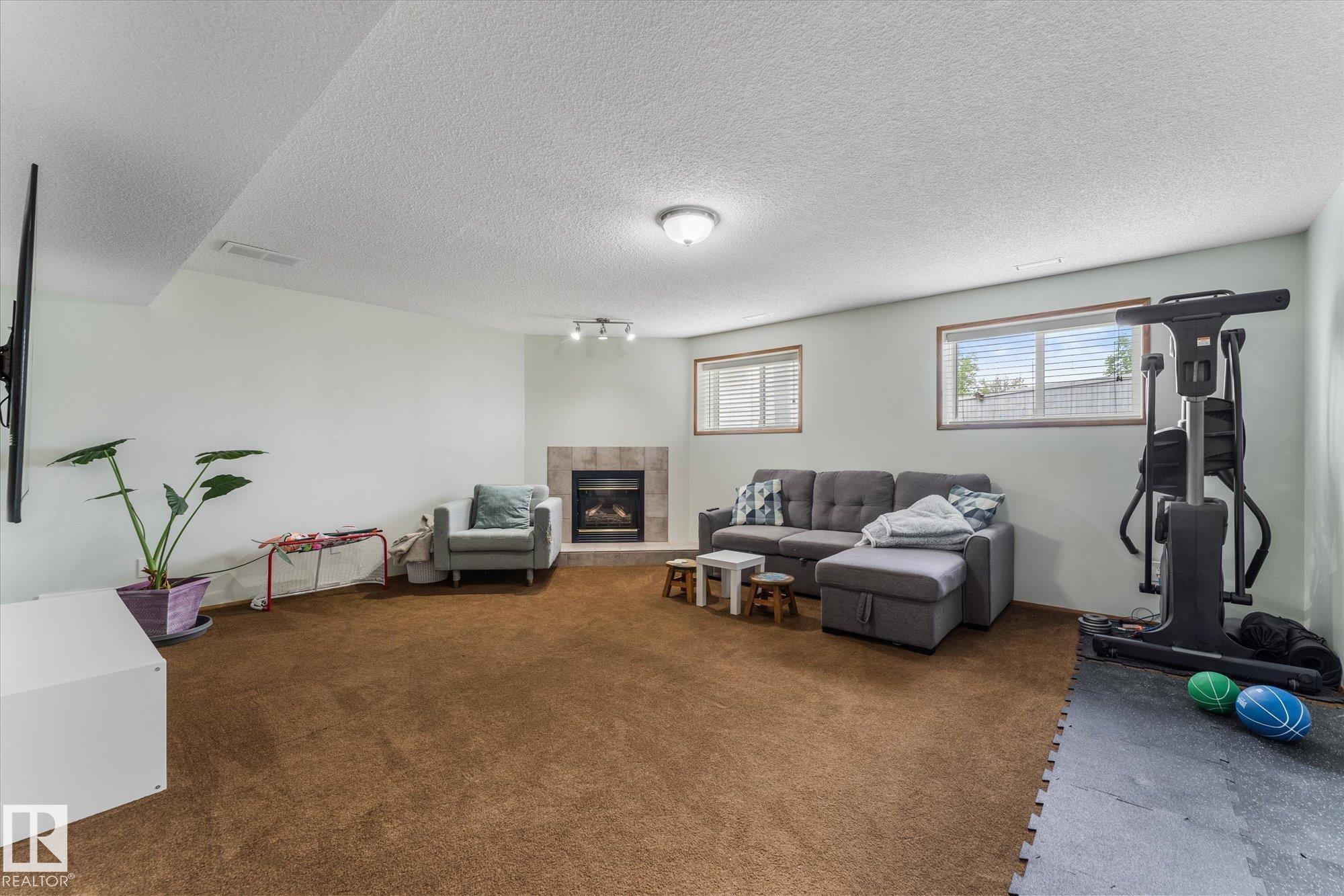 Photo 25 at 62 Heatherglen Crescent, Heatherglen, Spruce Grove