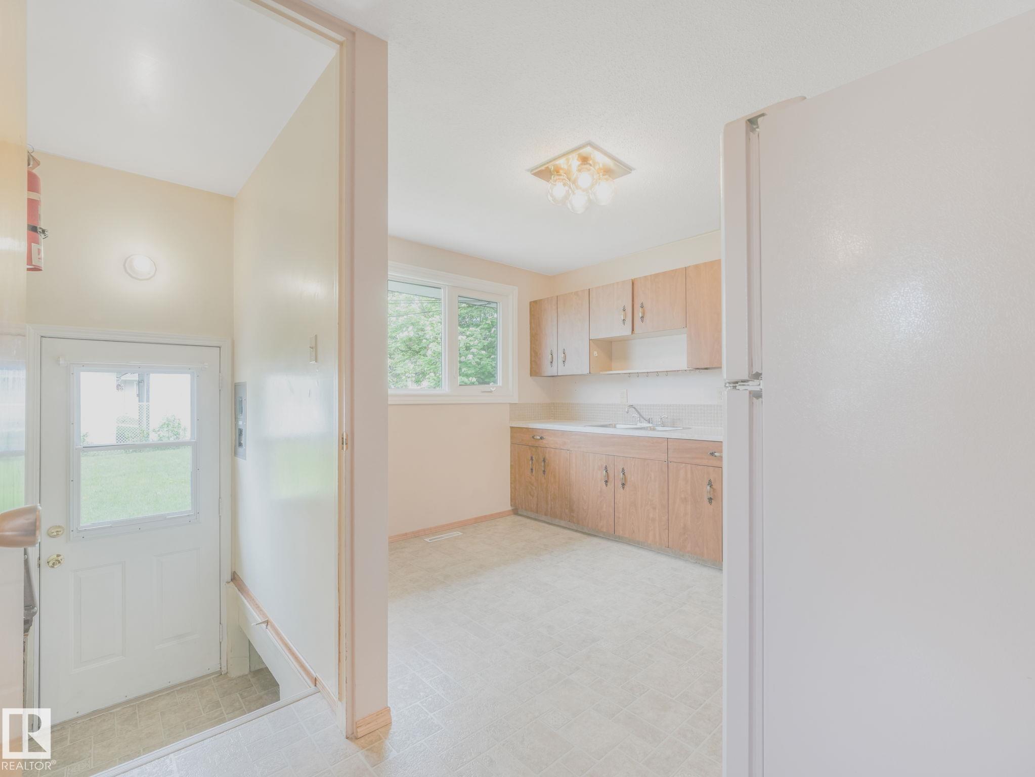 Photo 11 at 11 Salina Drive, Sturgeon Heights, St. Albert