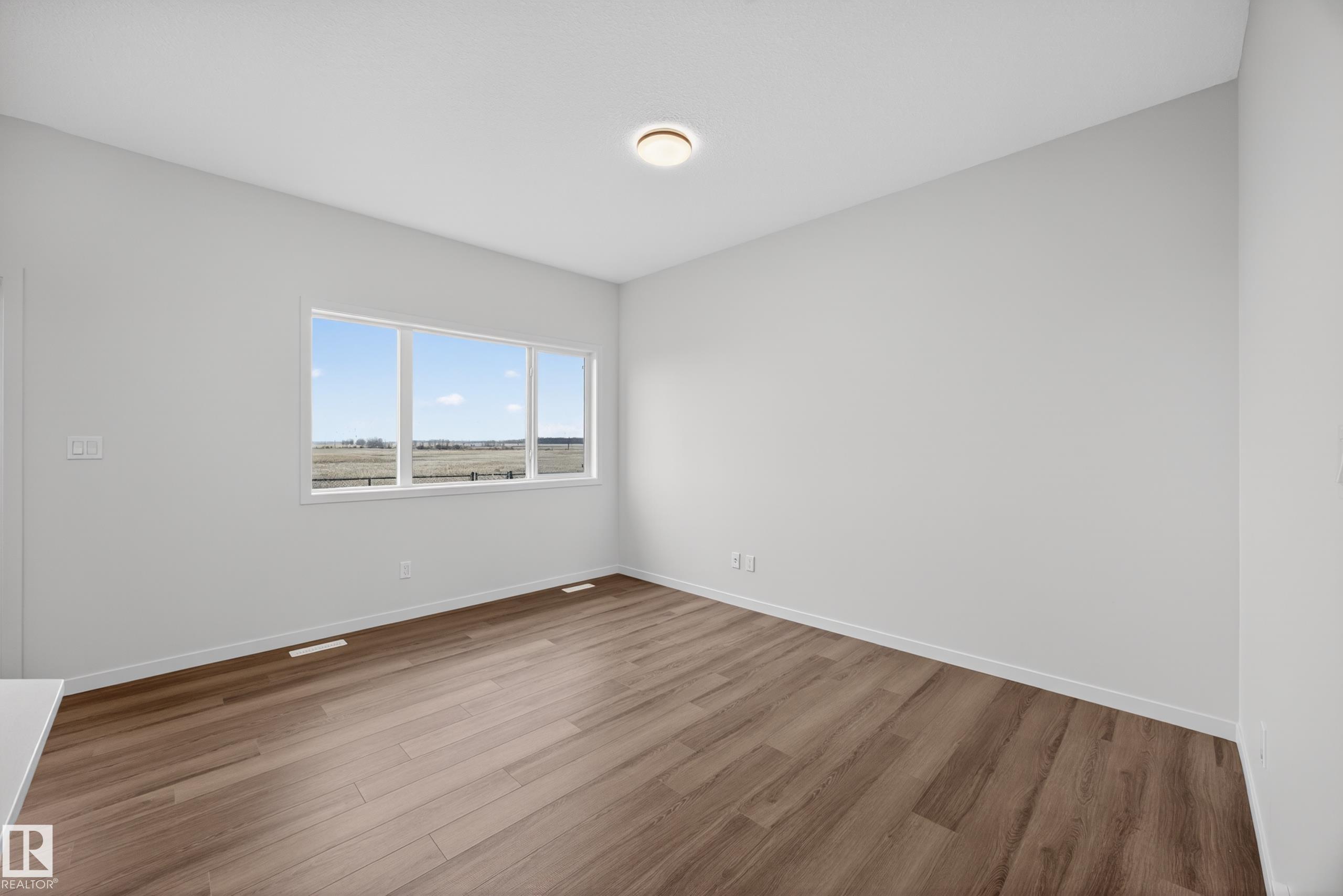 Photo 12 at 116 Honeysuckle green, Woodbend, Leduc
