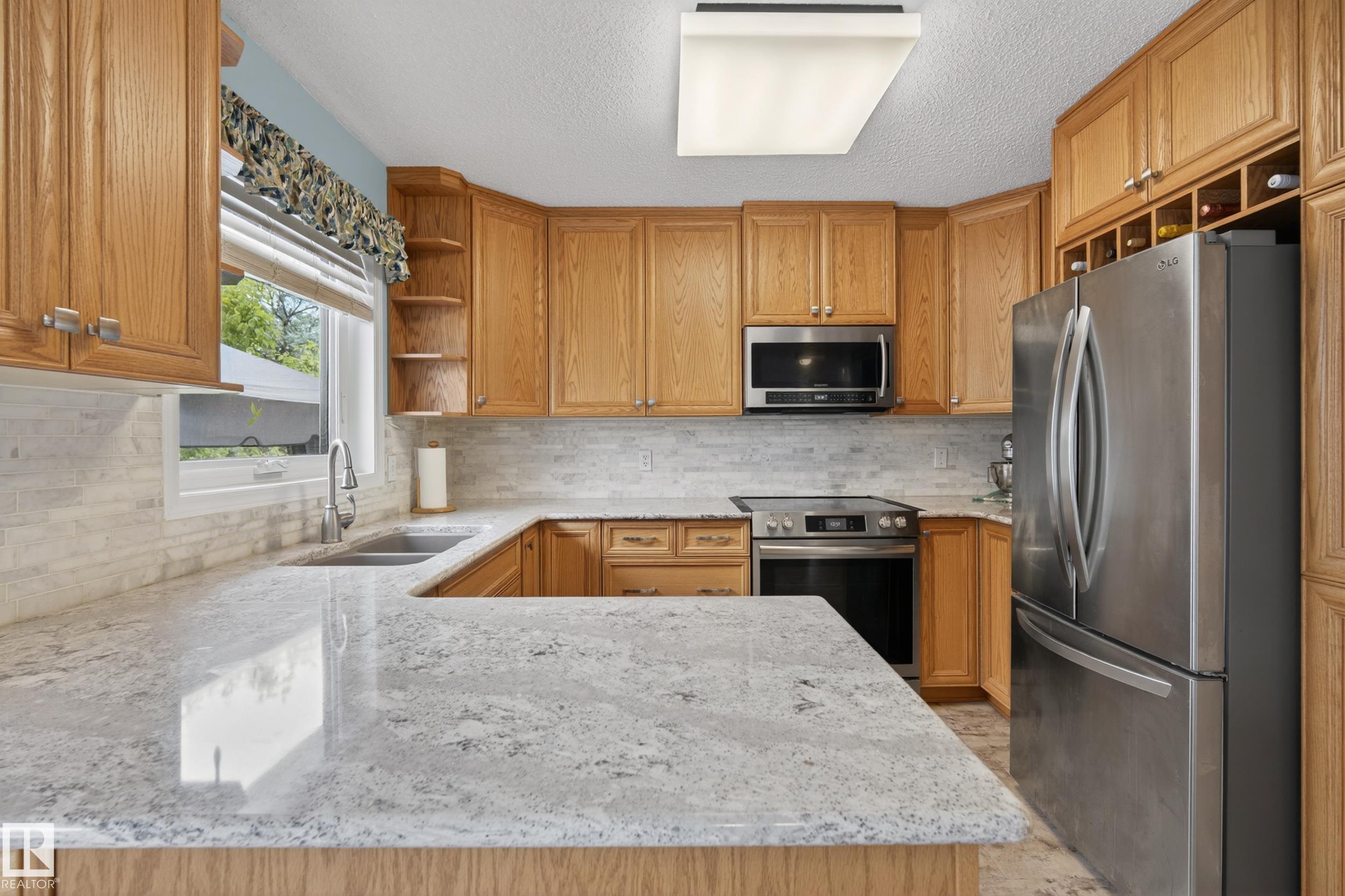 Photo 13 at 31 Charlton Crescent, Charlton Heights, Sherwood Park