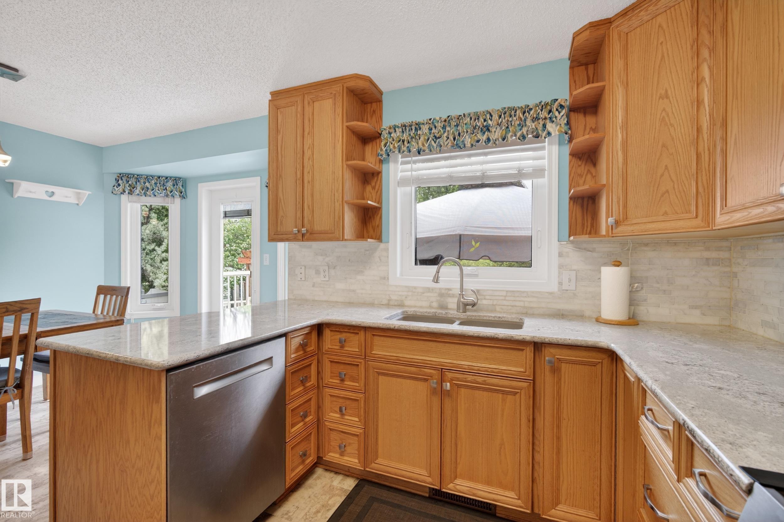 Photo 15 at 31 Charlton Crescent, Charlton Heights, Sherwood Park