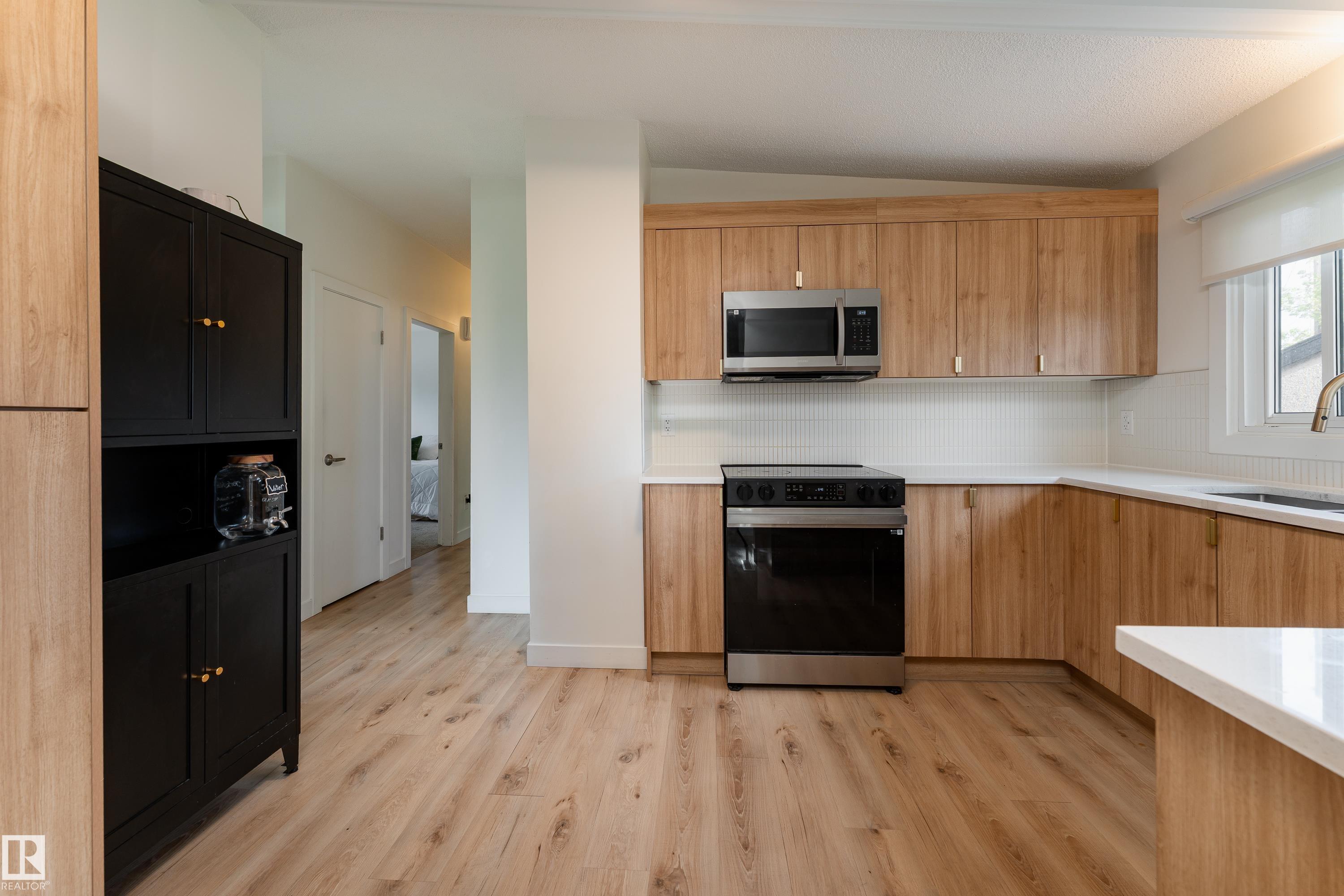 Photo 14 at 7107 87 Avenue NW, Kenilworth, Edmonton