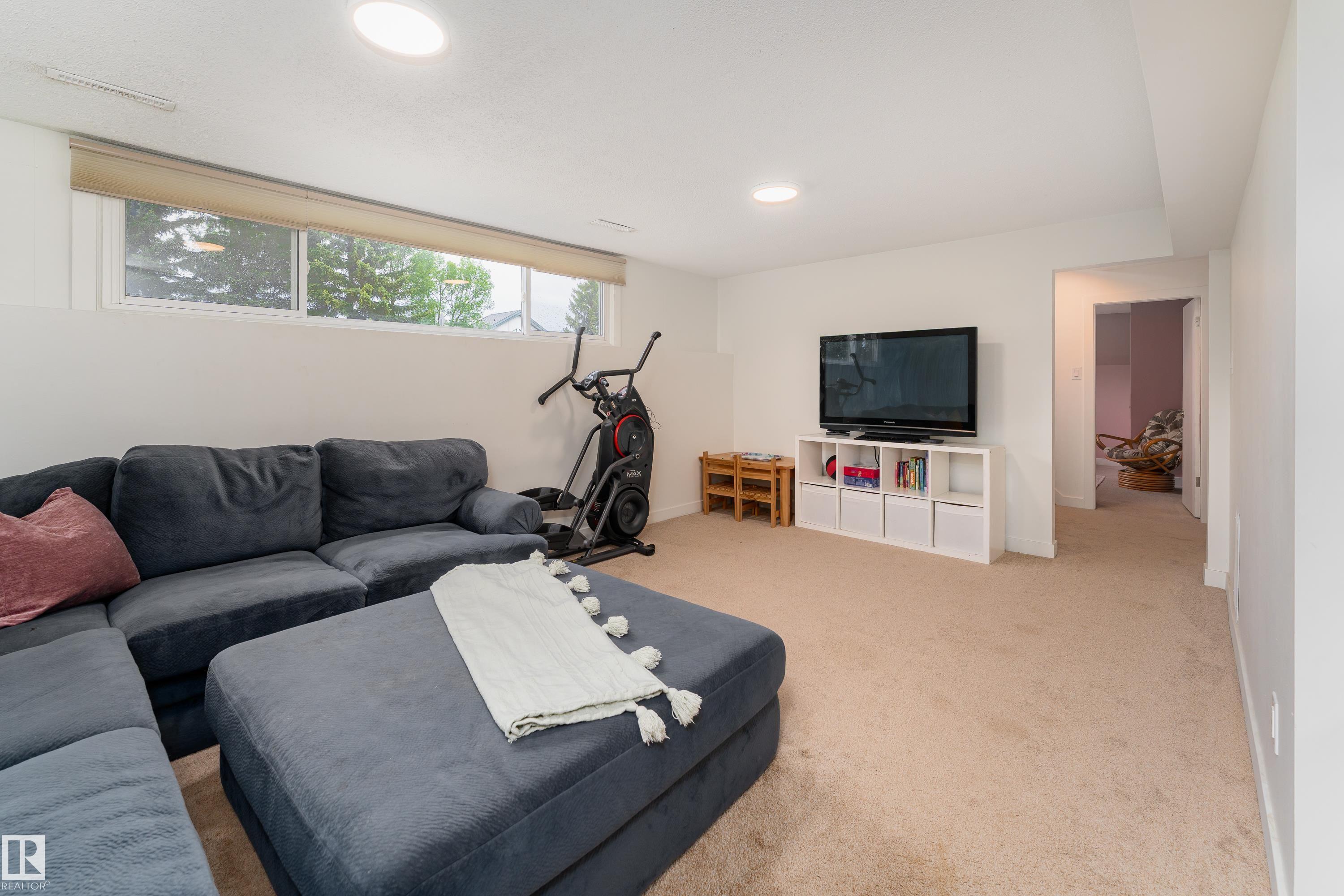 Photo 26 at 7107 87 Avenue NW, Kenilworth, Edmonton